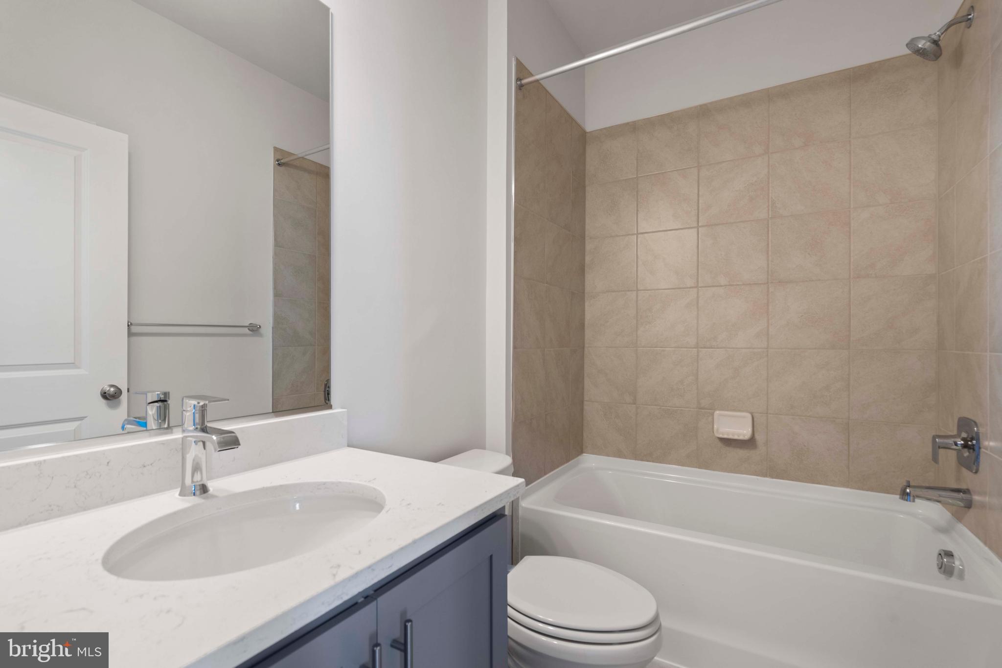 RENN QUARTER - Residential Lease