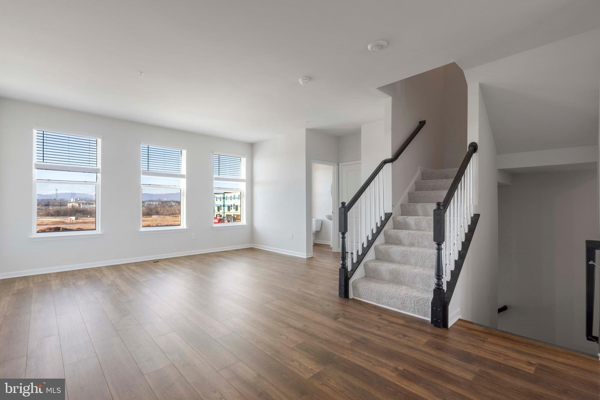 RENN QUARTER - Residential Lease