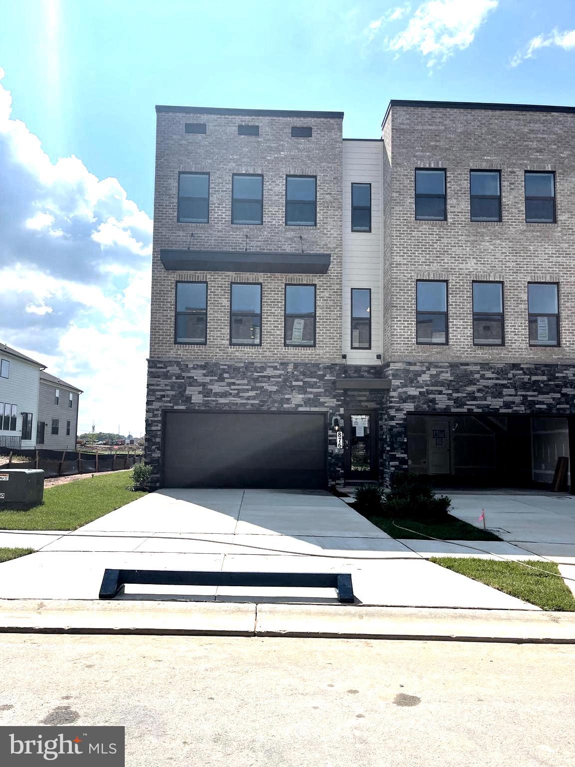 RENN QUARTER - Residential Lease