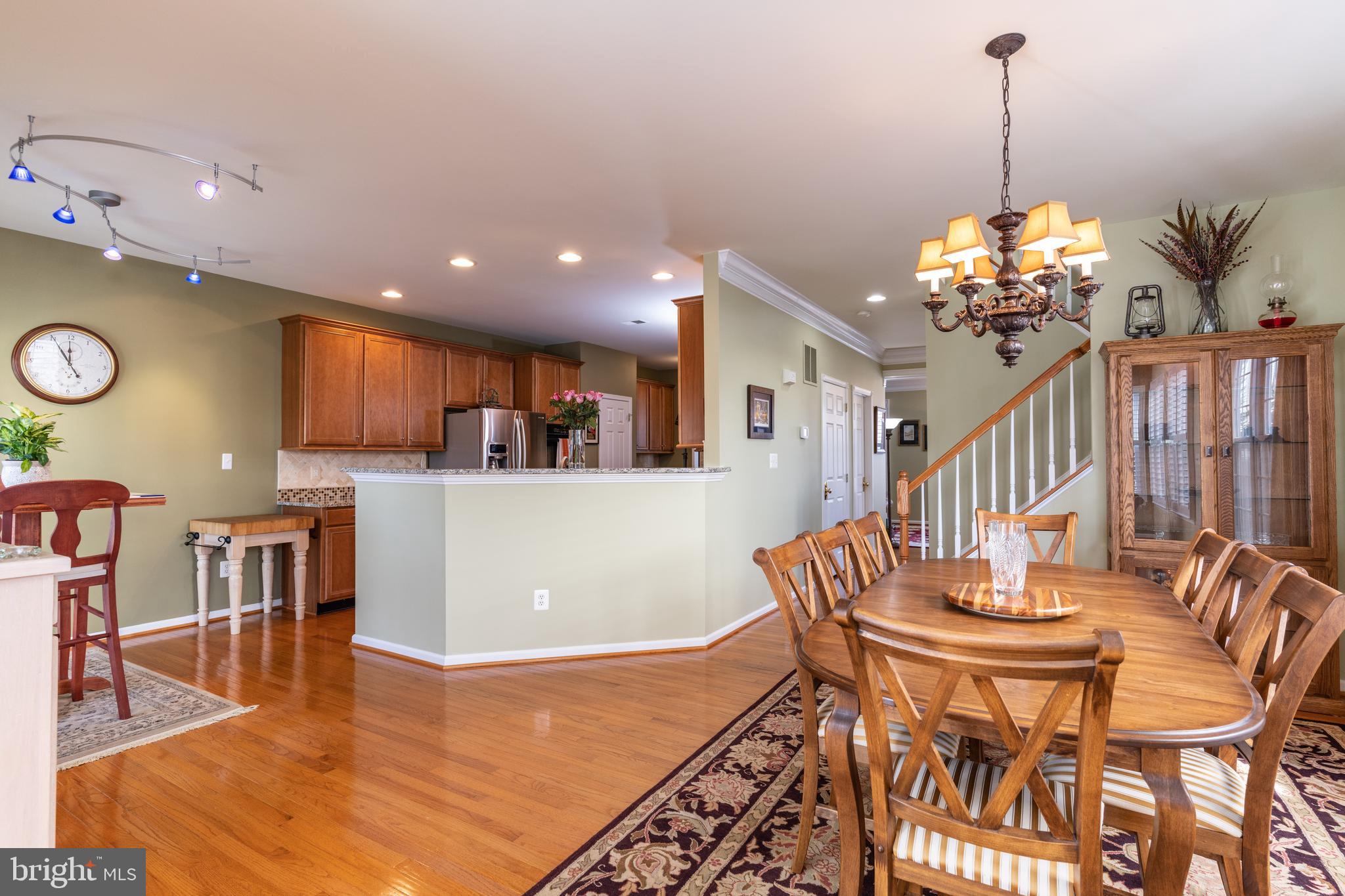 SOUTH RIDING - Residential