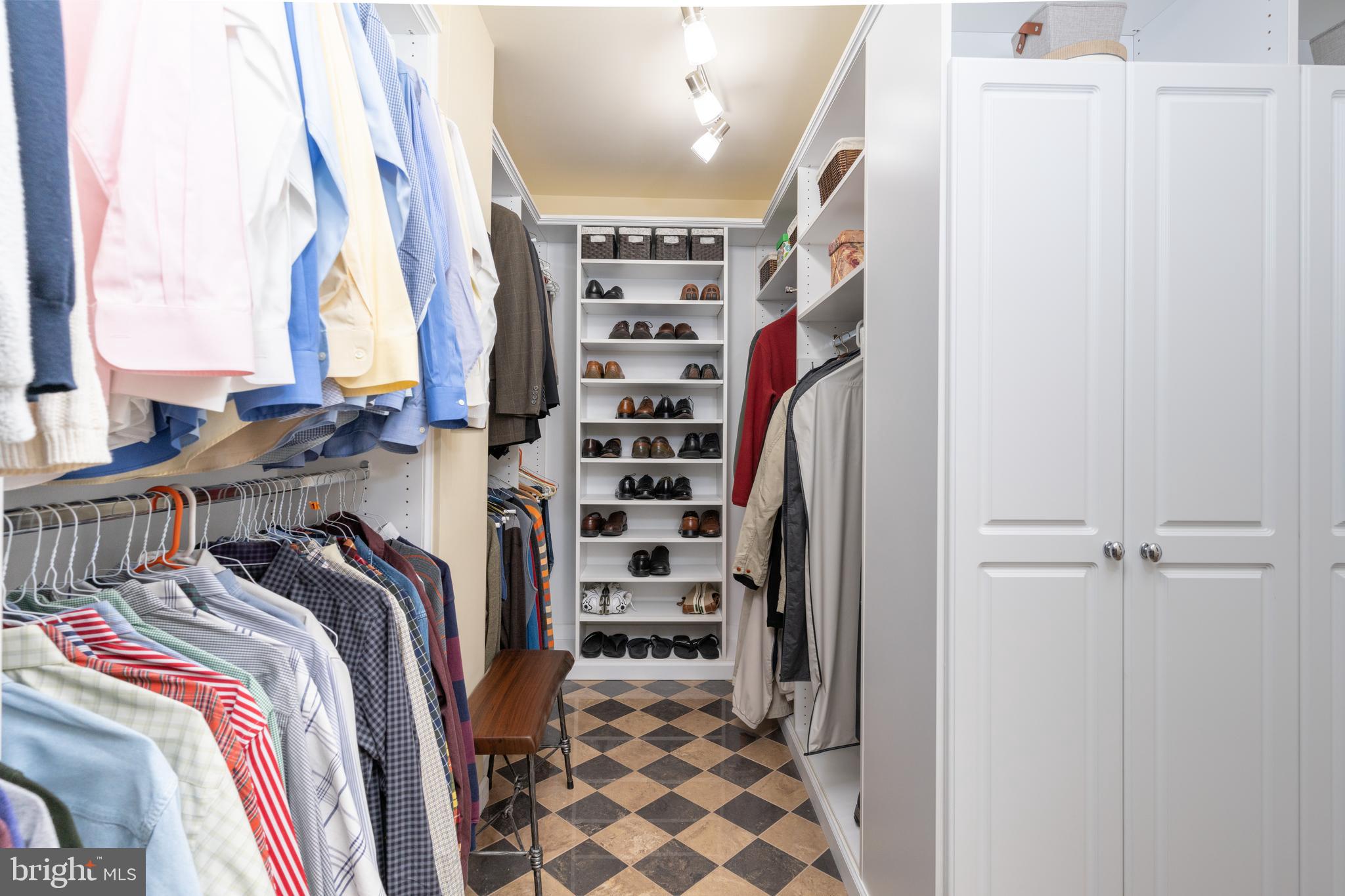 SOUTH RIDING - Residential