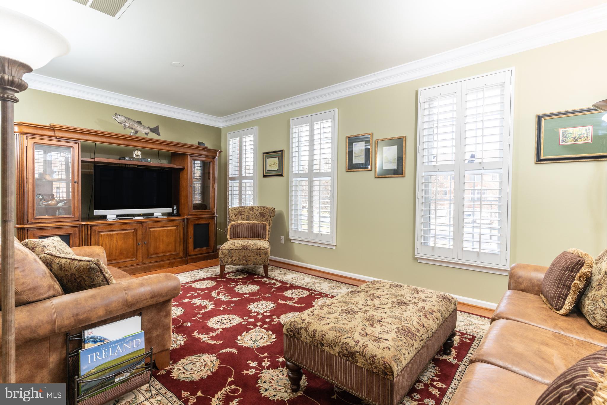 SOUTH RIDING - Residential