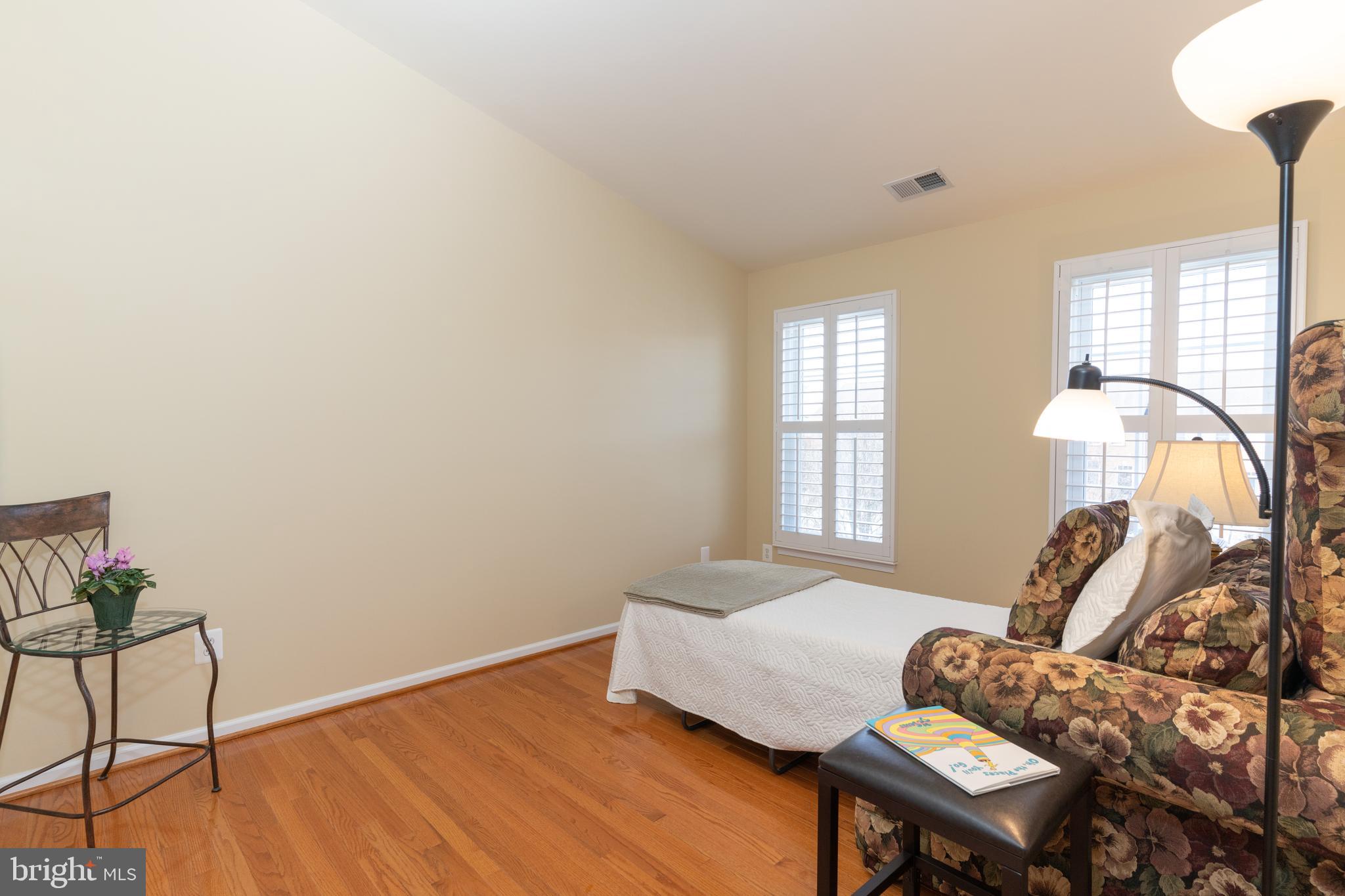 SOUTH RIDING - Residential