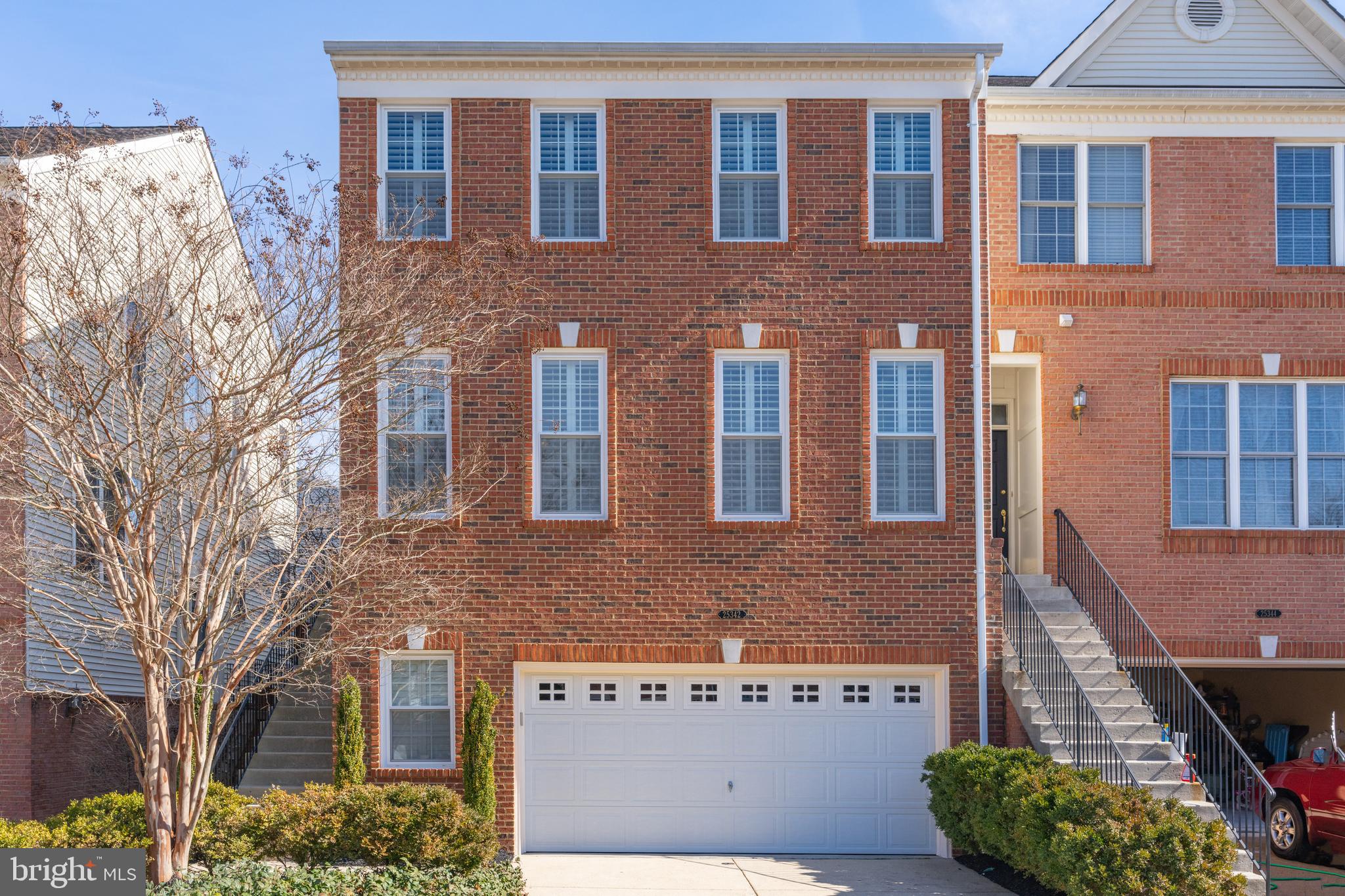 SOUTH RIDING - Residential