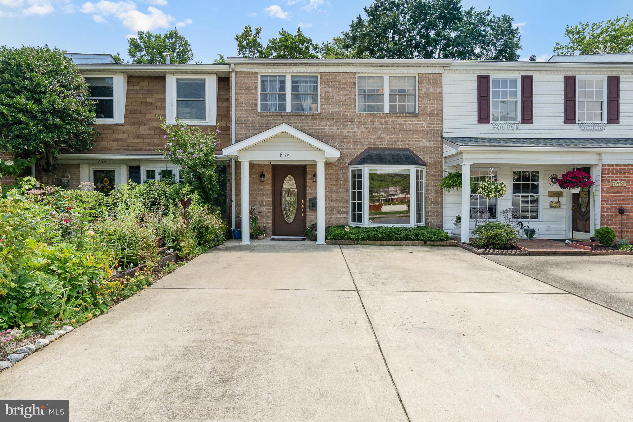 636 TOWNE CENTER DRIVE