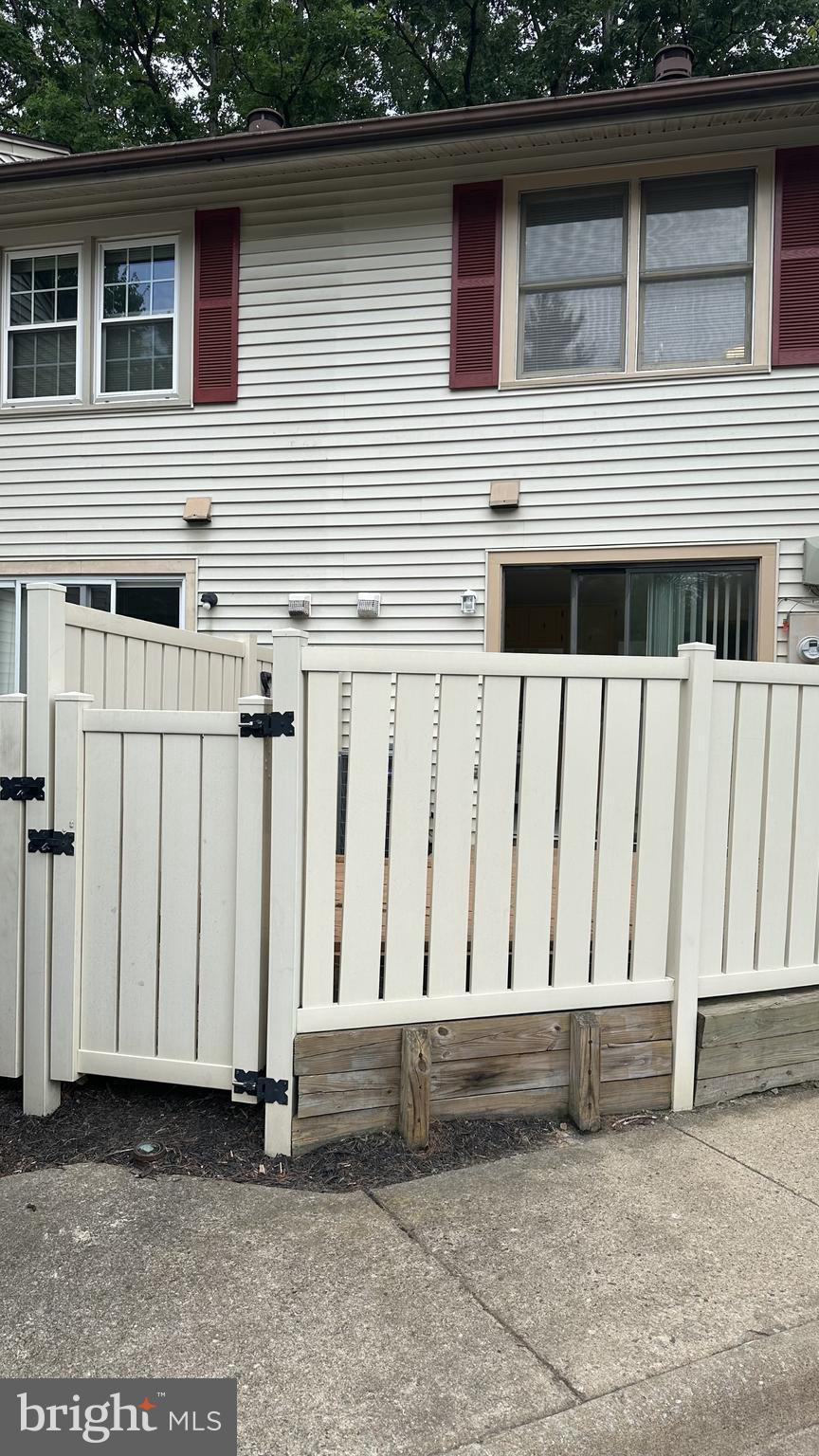 ROCKLEDGE CLUSTERS CONDO - Residential