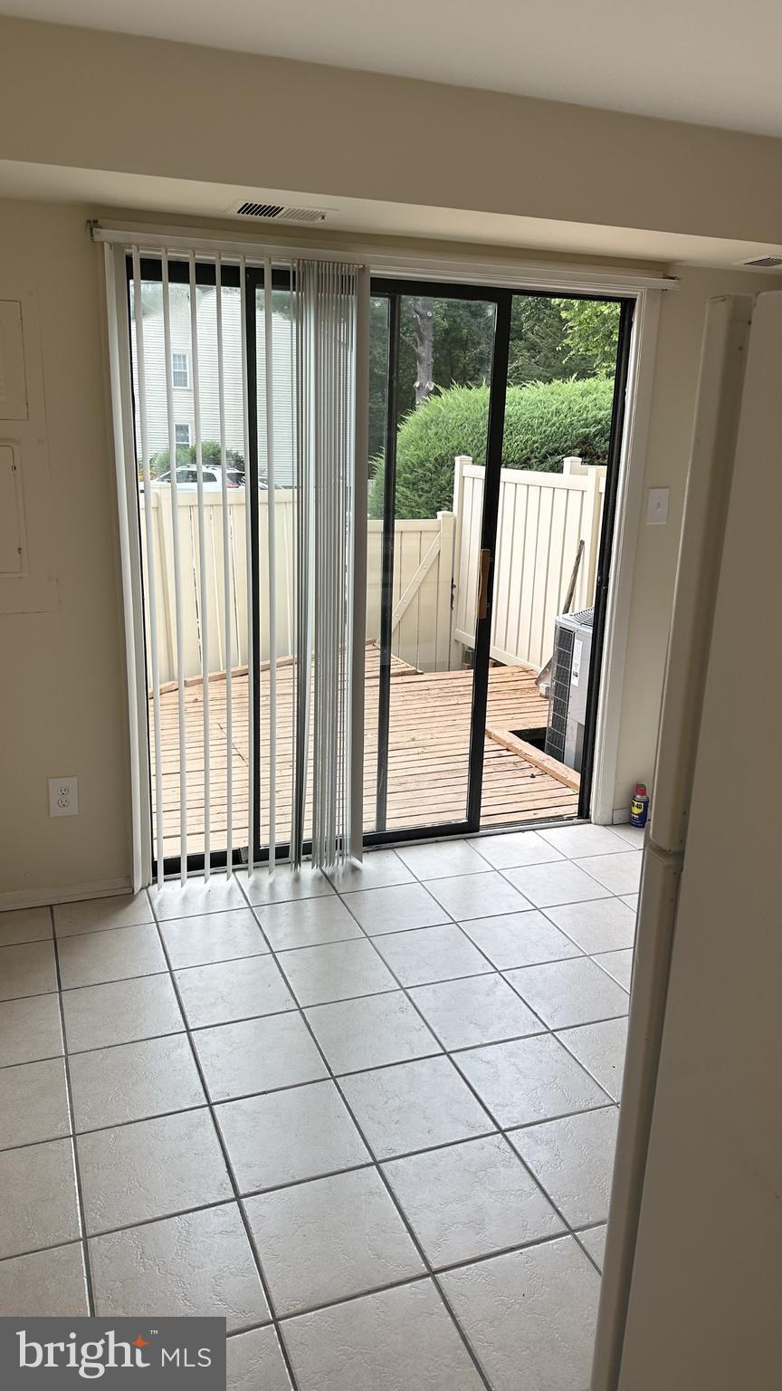 ROCKLEDGE CLUSTERS CONDO - Residential