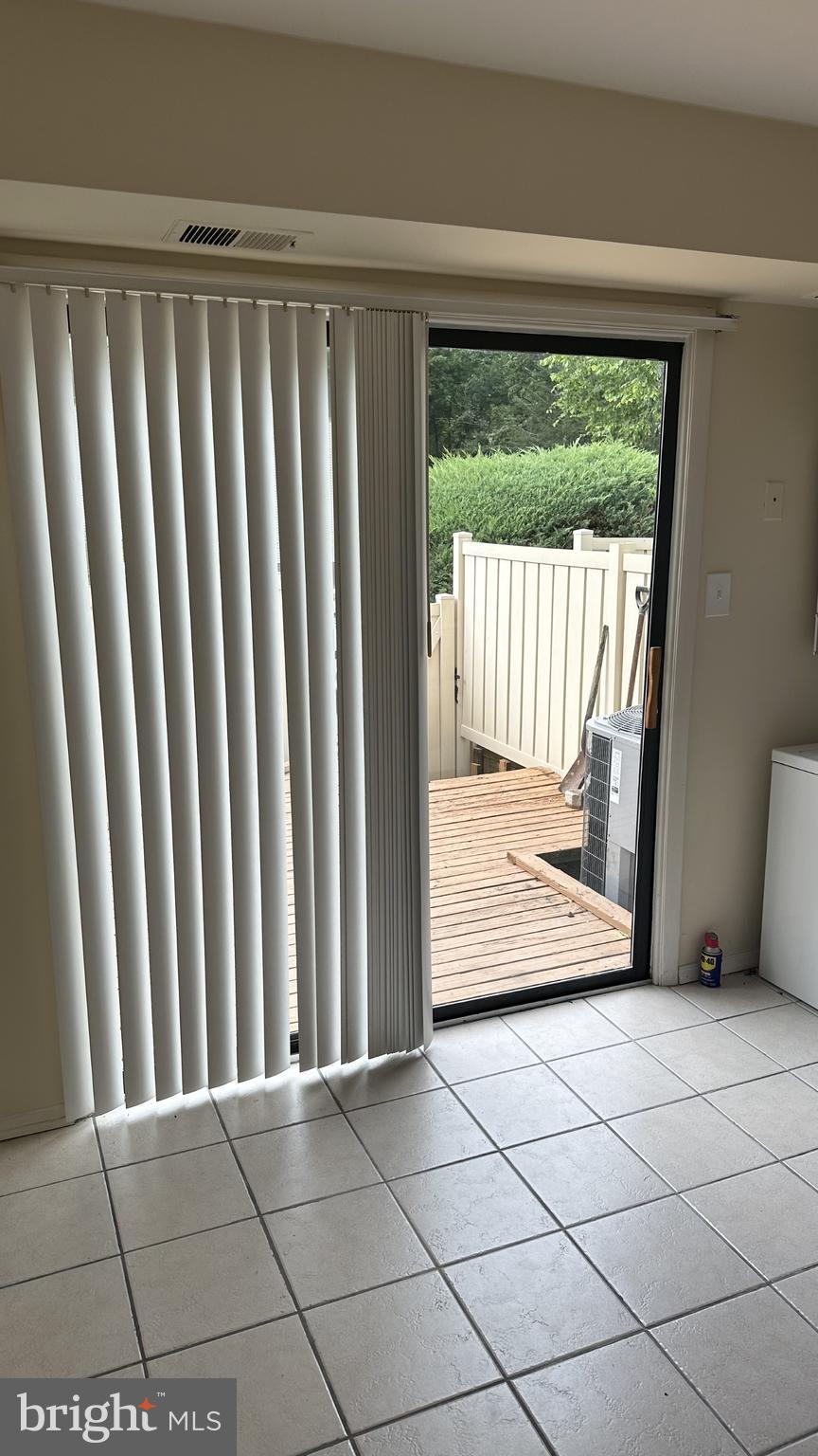 ROCKLEDGE CLUSTERS CONDO - Residential