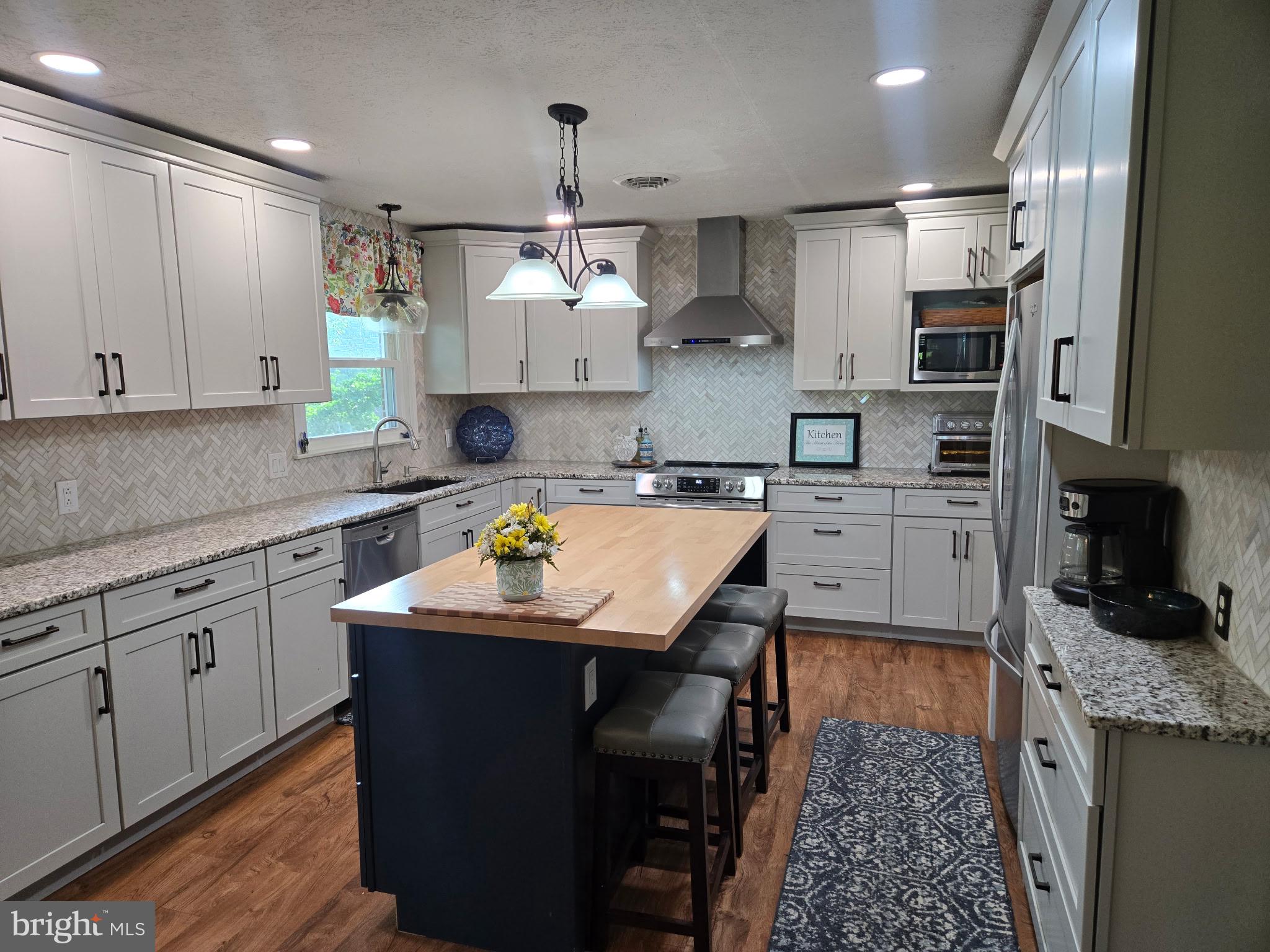 KENSINGTON HEIGHTS - Residential