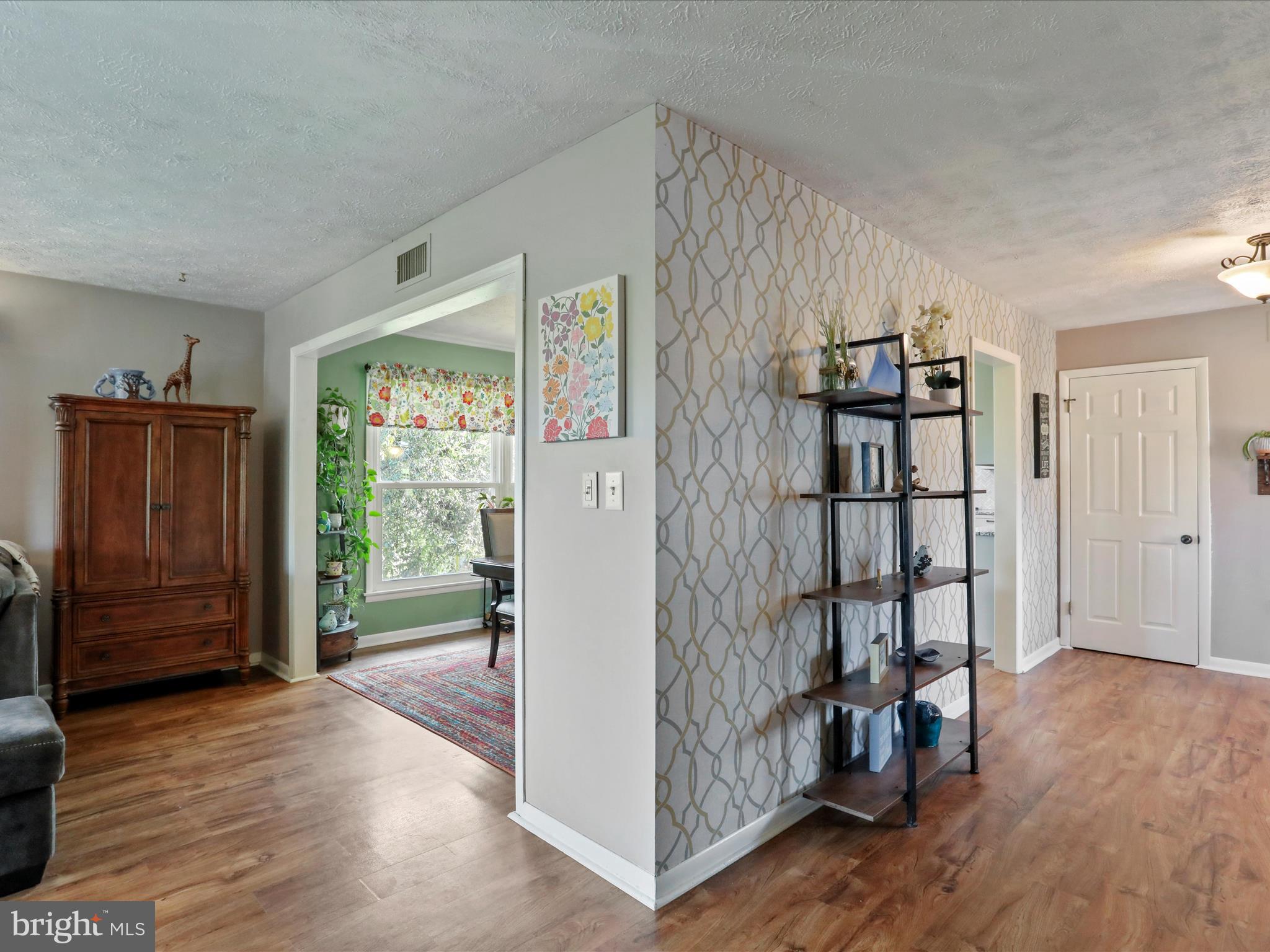 KENSINGTON HEIGHTS - Residential