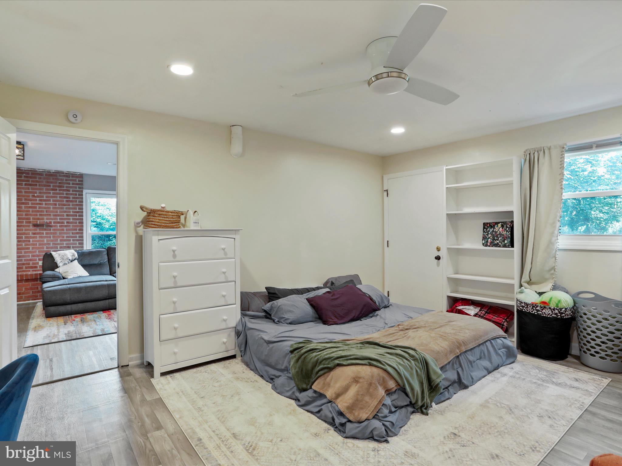 KENSINGTON HEIGHTS - Residential