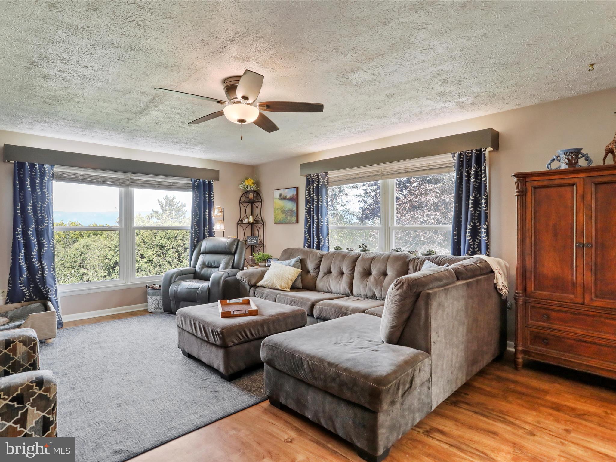 KENSINGTON HEIGHTS - Residential