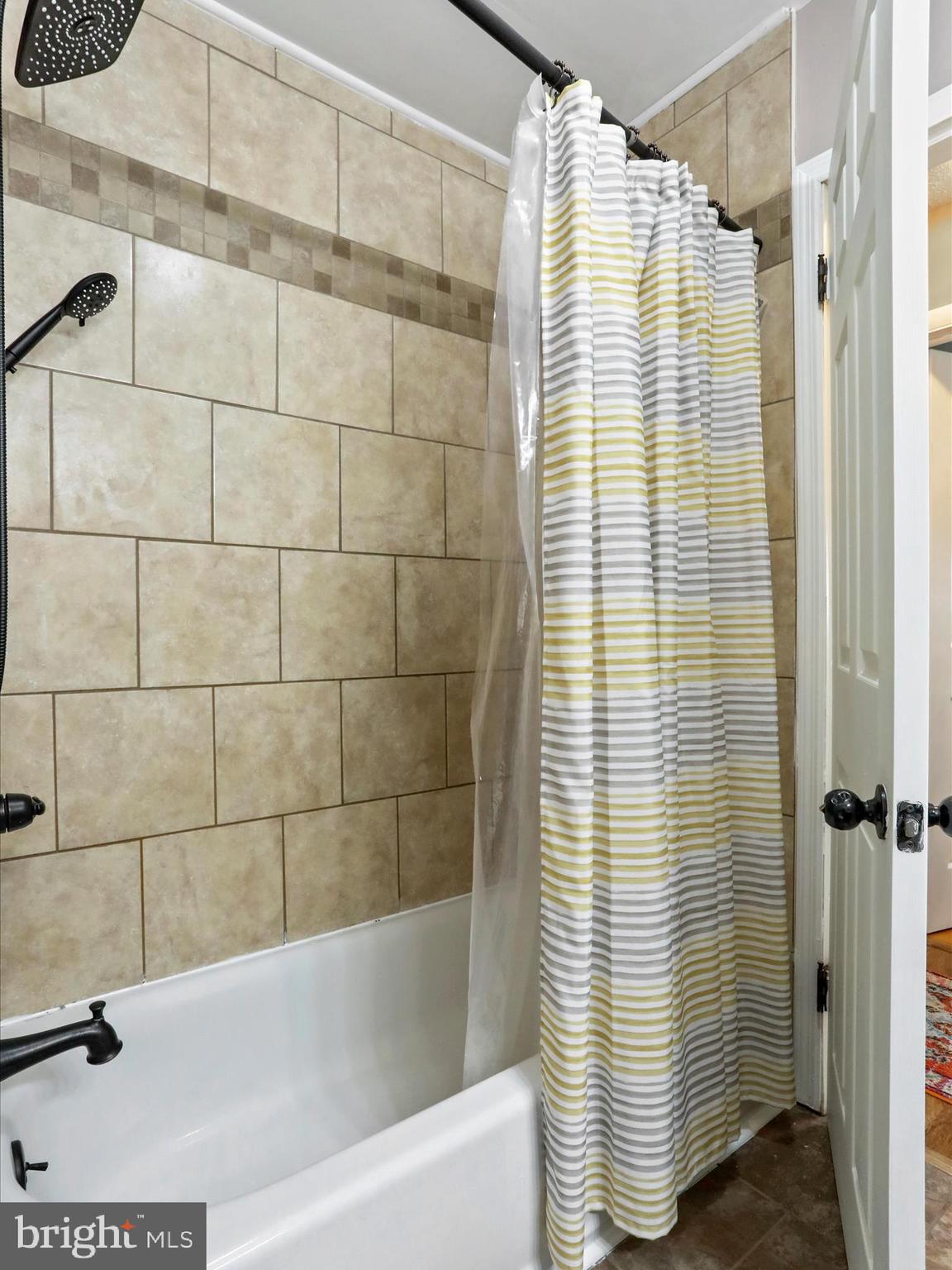 KENSINGTON HEIGHTS - Residential