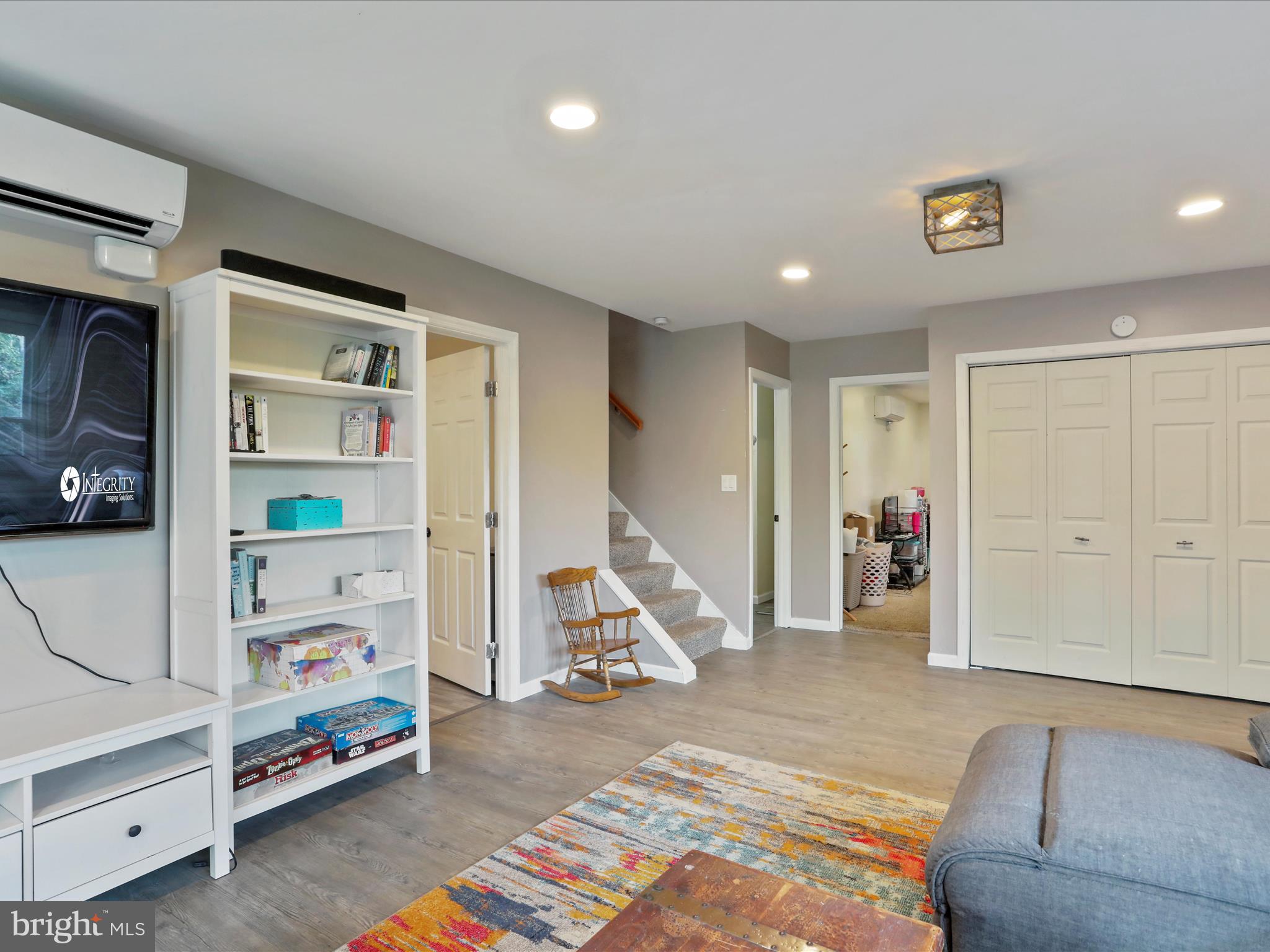 KENSINGTON HEIGHTS - Residential