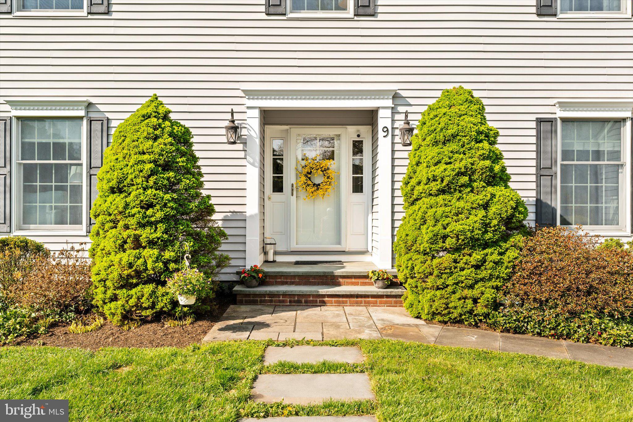 9 HOLLY LANE