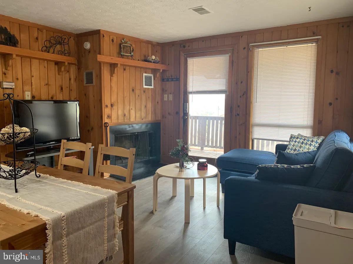 THE HILL CONDOS - Residential