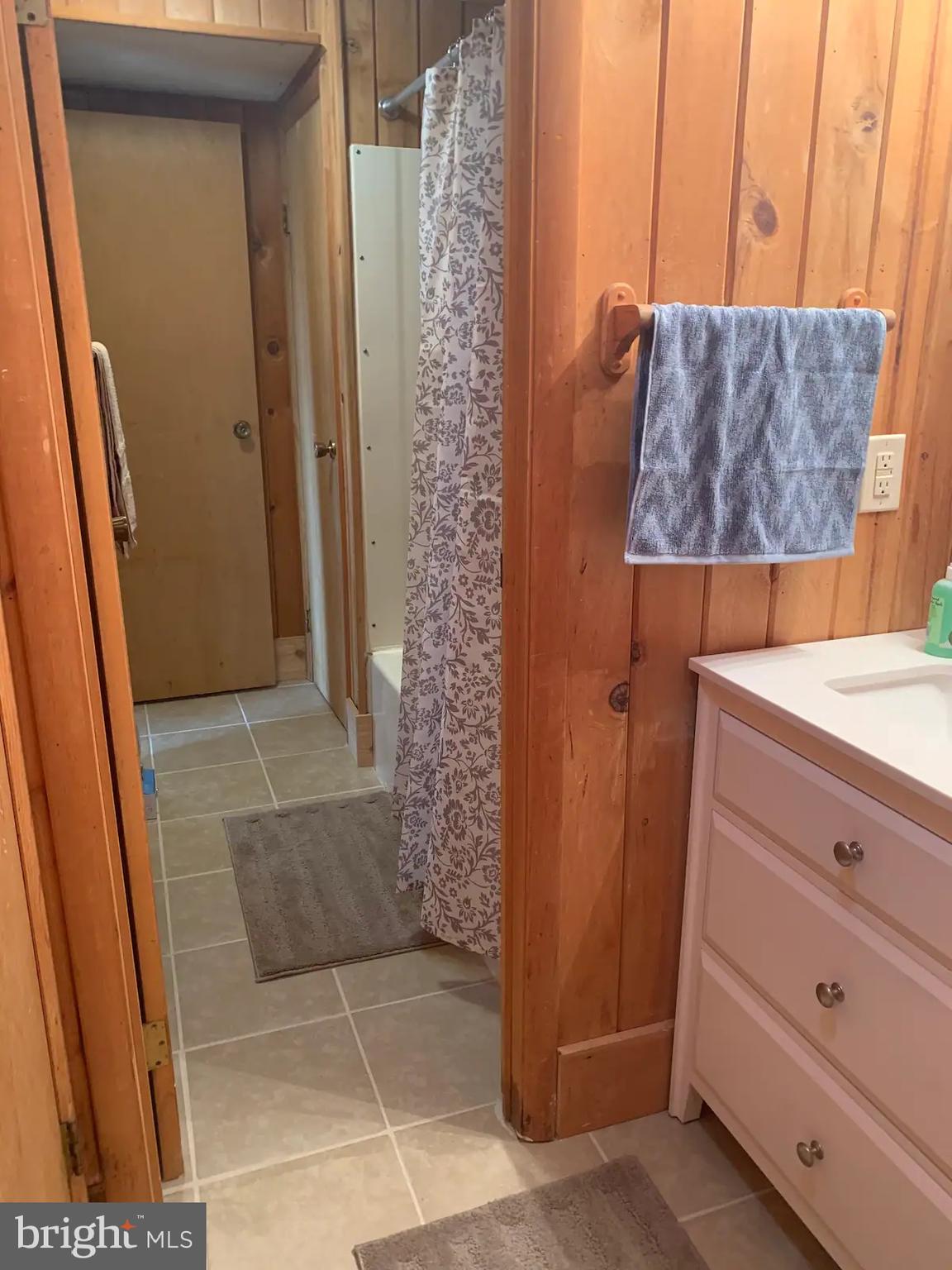 THE HILL CONDOS - Residential