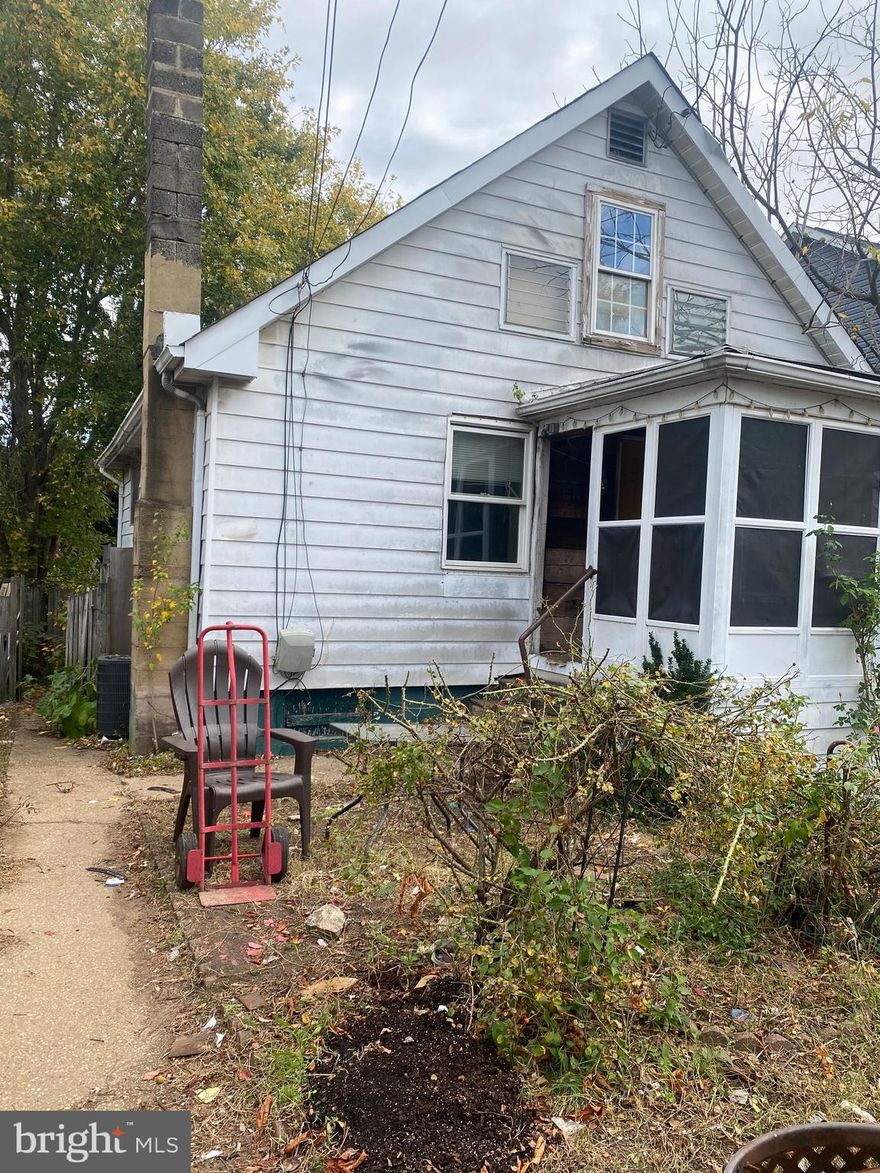 Seller has received Multiple offers,Highest and Best by 11/10/ 2023    3 pm .Calling all investors with a vision, this is your opportunity to add this 3 bedroom, 1 bath nestled in the Orchard Beach community to your portfolio. Get YOUR piece of PARADISE in this friendly WATER ORIENTED COMMUNITY distance to  the water.Property needs extensive work and being sold strictly ‘as-is’. Seller will make no repairs or perform any inspections. Listing Broker and Seller assume no responsibility and make no guarantees, warranties (expressed or implied) or representations as to the availability or accuracy of the information contained herein.