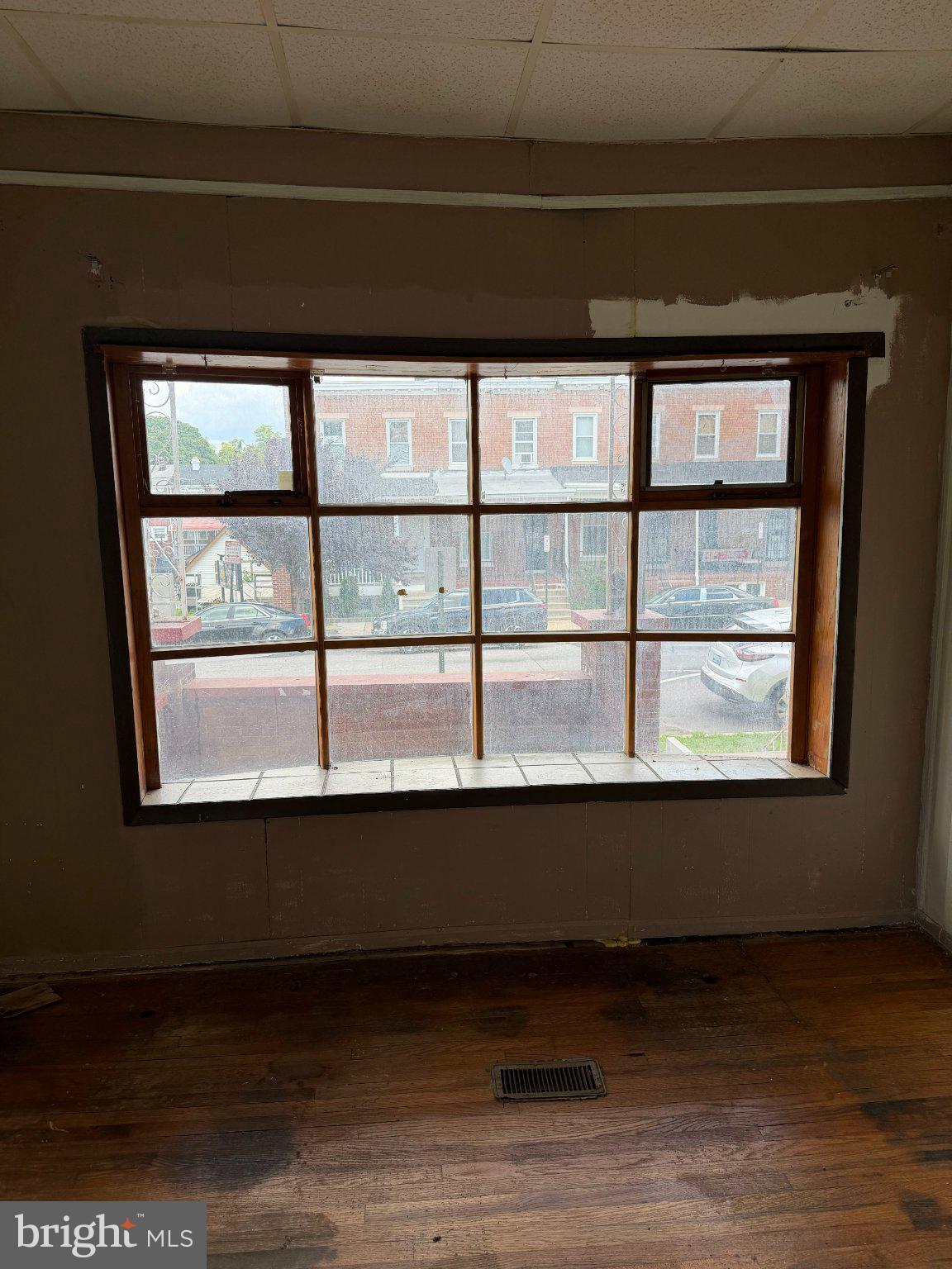 2102 N DUKELAND