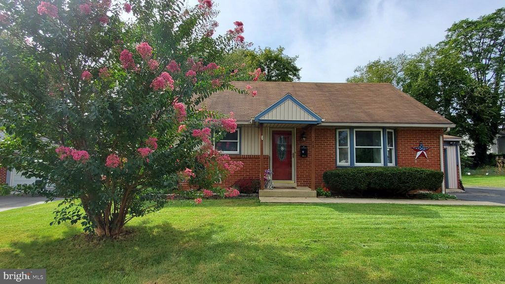 Photo of 1308 CROWN AVE, LANCASTER, PA 17601 (MLS # PALA2031926)