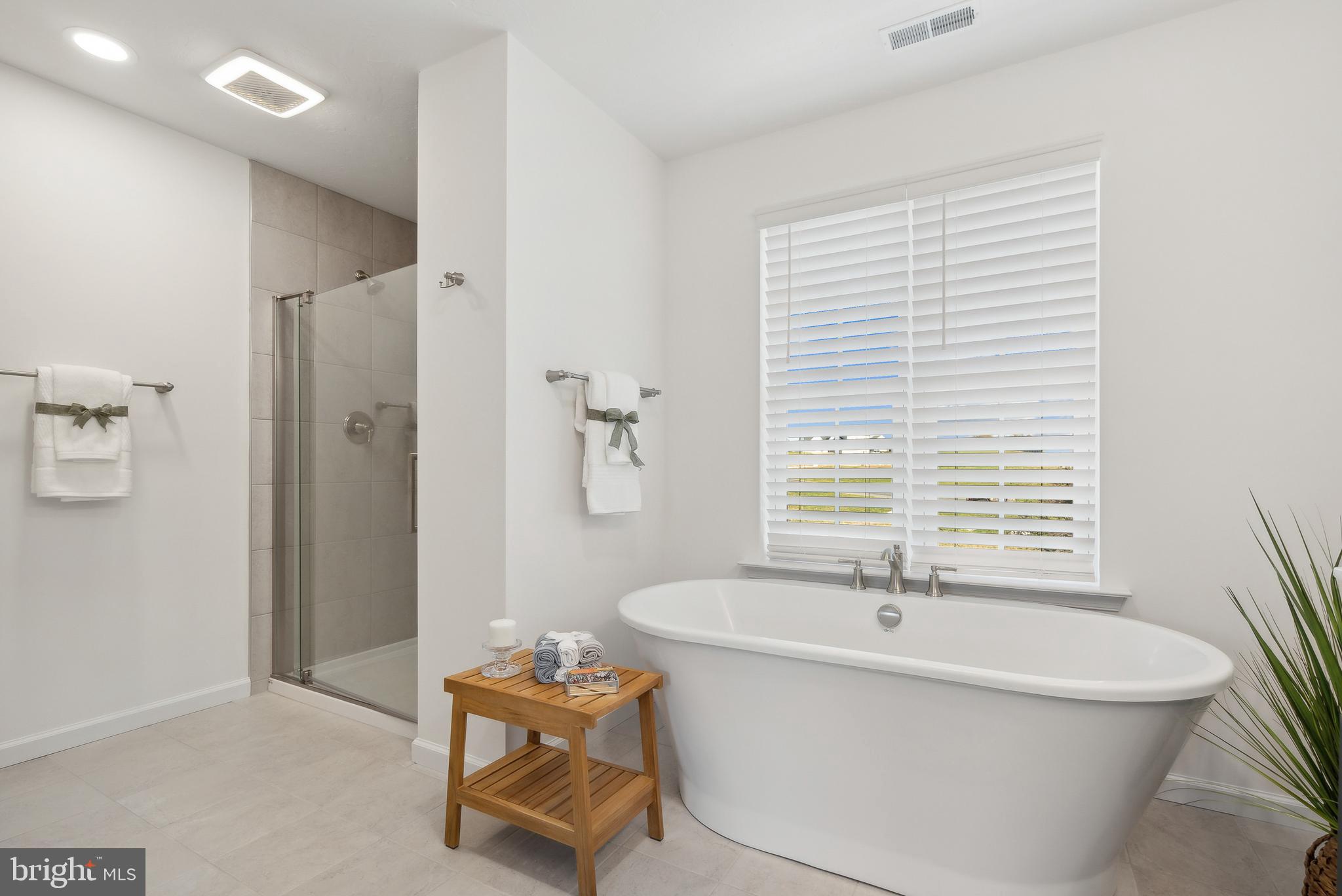 KINGS COURT AT BROWNSTONE - Residential