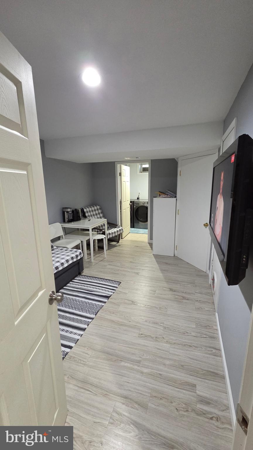 QUINCE ORCHARD MANOR - Residential Lease