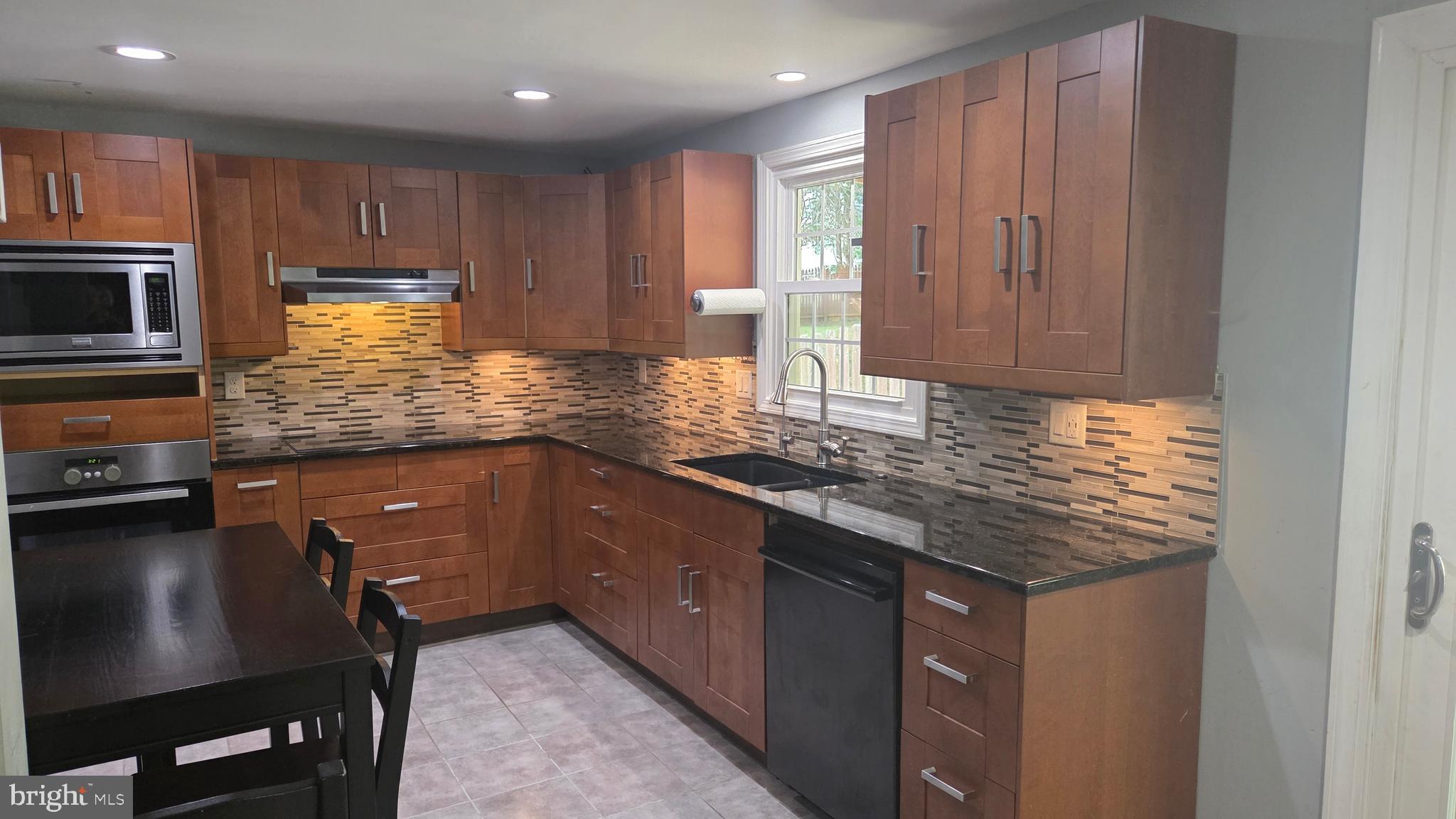 QUINCE ORCHARD MANOR - Residential Lease