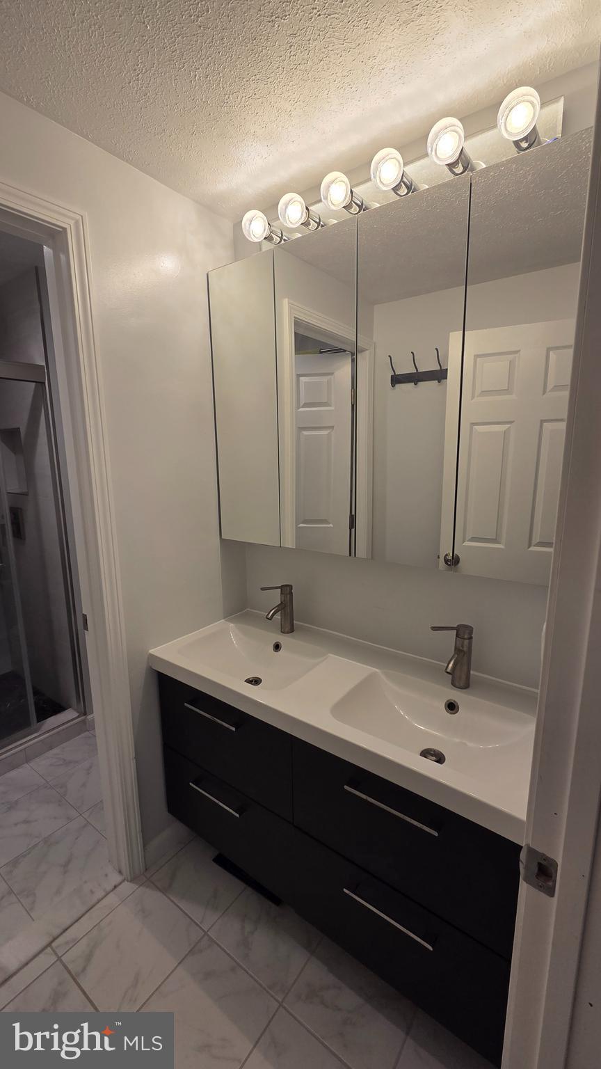 QUINCE ORCHARD MANOR - Residential Lease