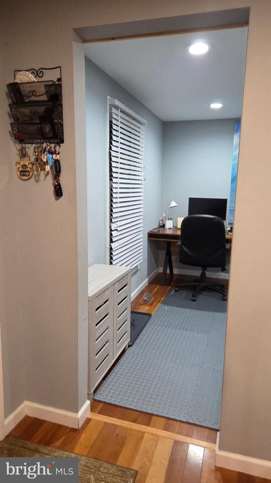 QUINCE ORCHARD MANOR - Residential Lease