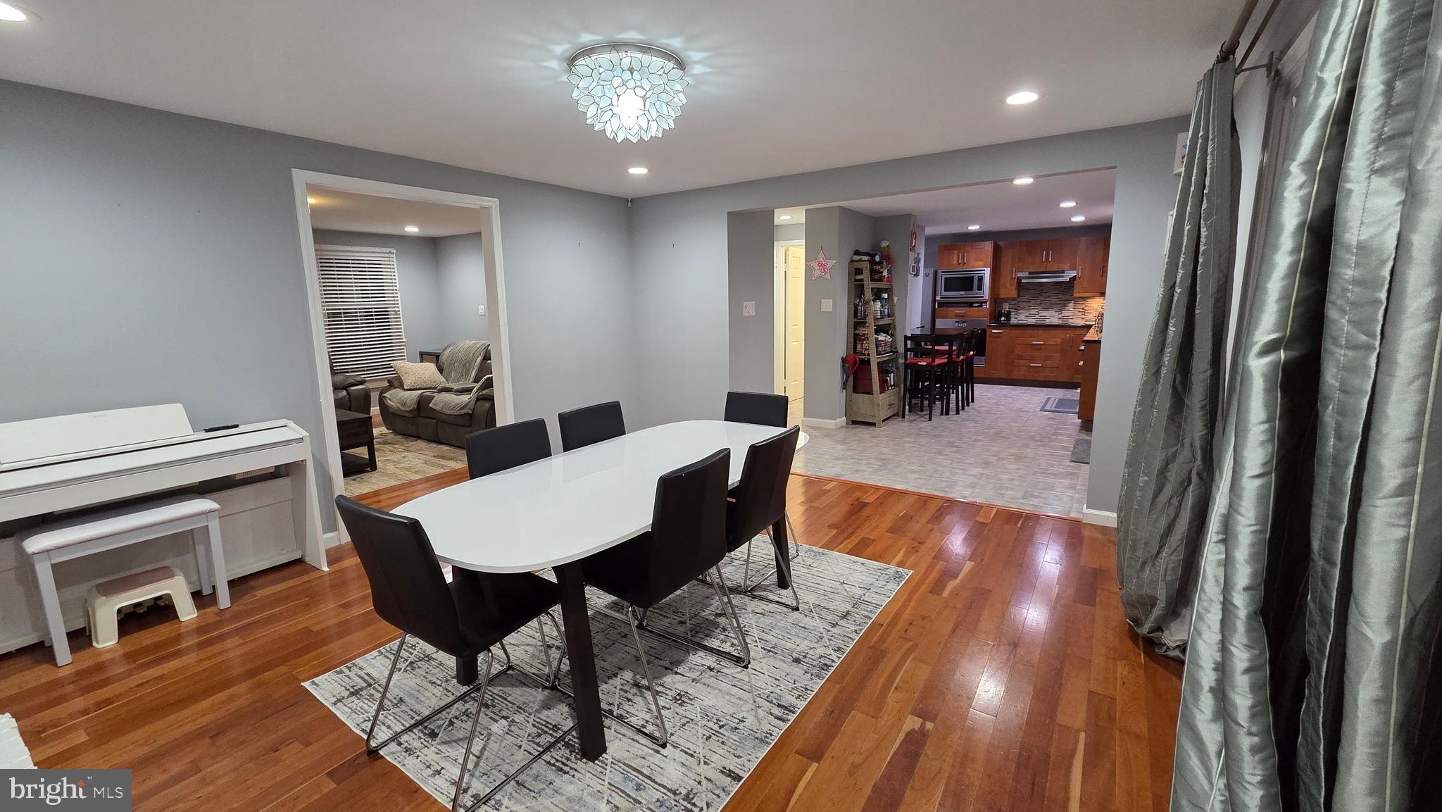 QUINCE ORCHARD MANOR - Residential Lease