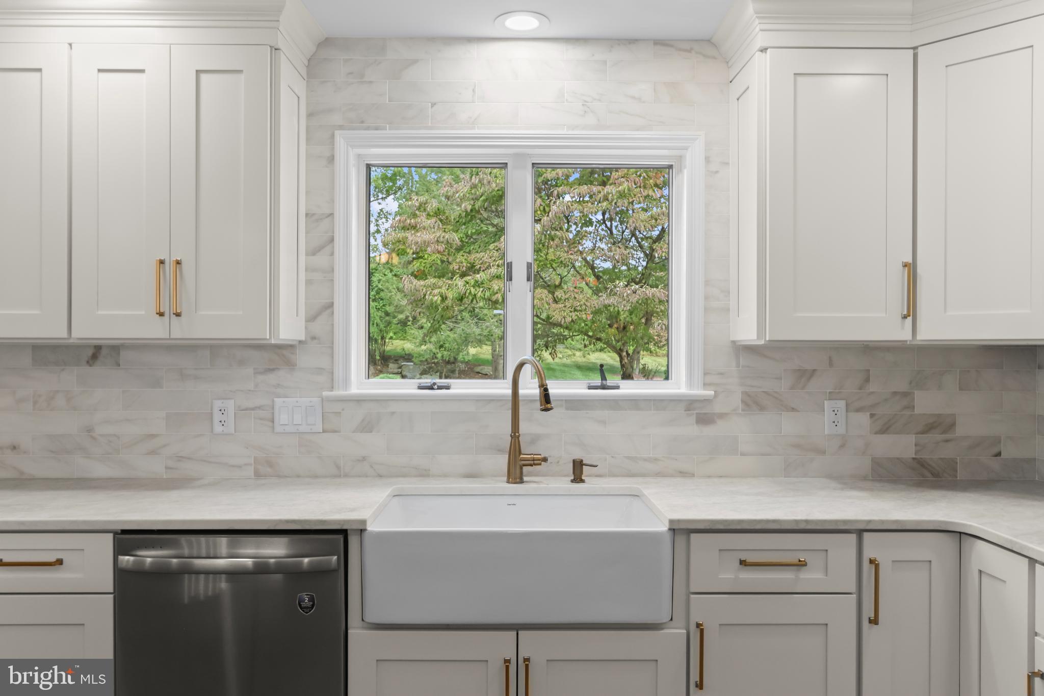 BROADHEAD MANOR - Residential