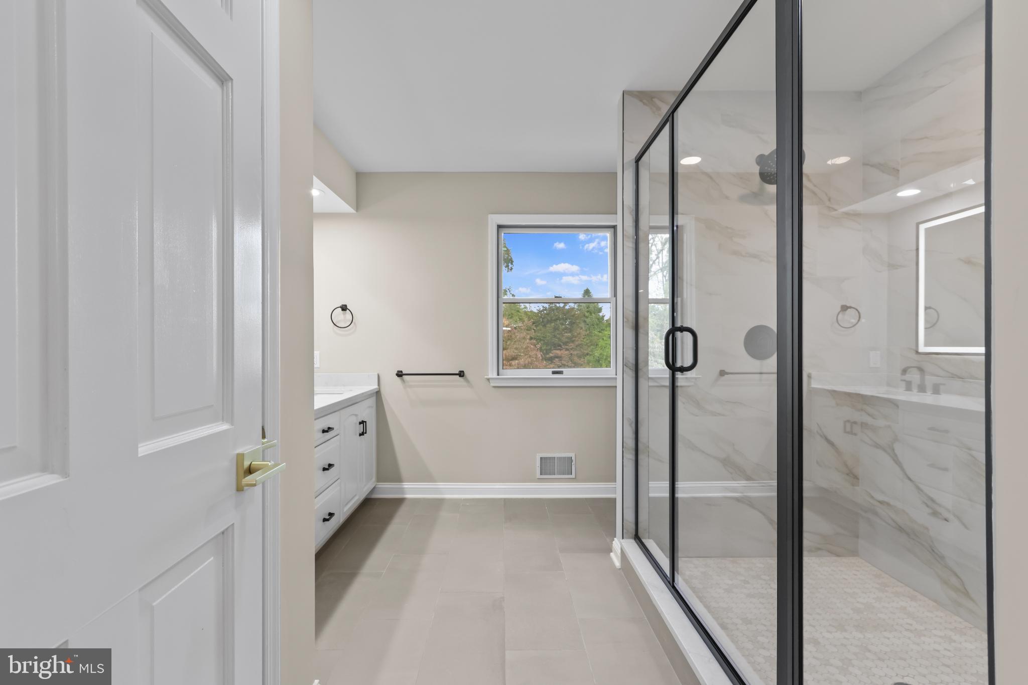 BROADHEAD MANOR - Residential