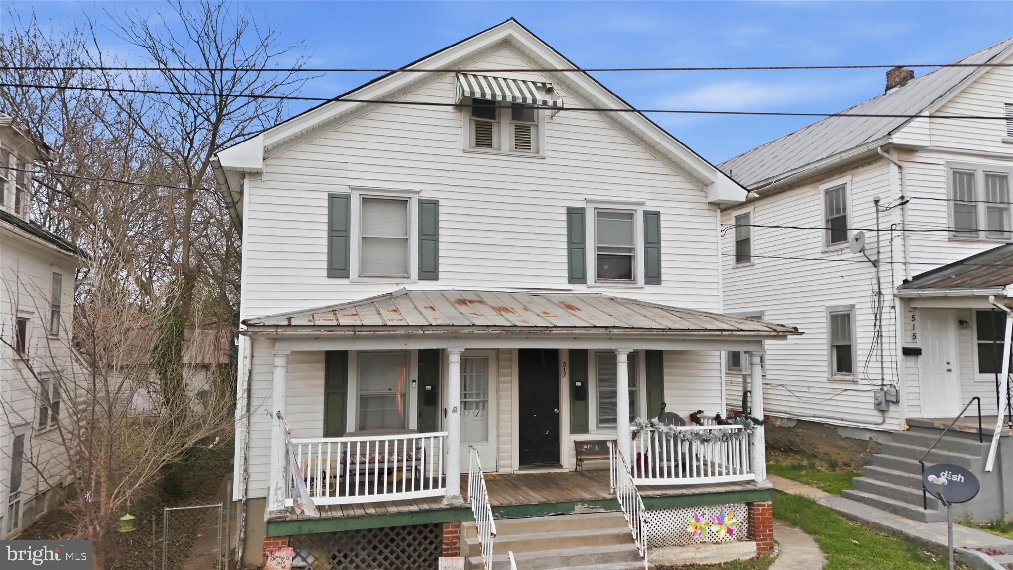 Main image without alt text