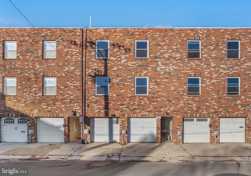 Welcome to 1725 Fitzwater #A with 1 car private garage parking. All new floors and fresh paint throughout. Unbeatable location with walkability to Rittenhouse Square. Schedule your tour today!