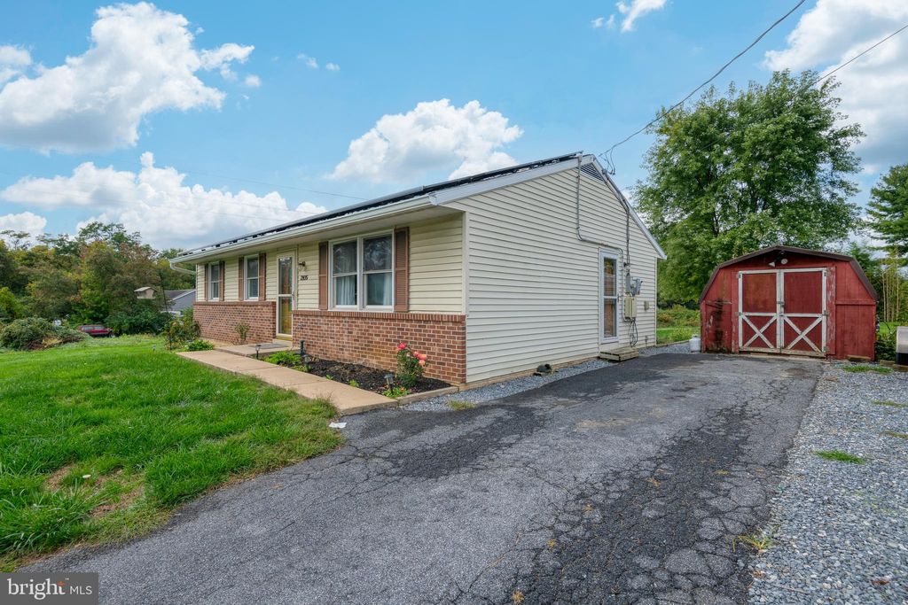 Photo of 2105 Oswego Drive, Columbia, PA 17512 (MLS # PALA2041316)