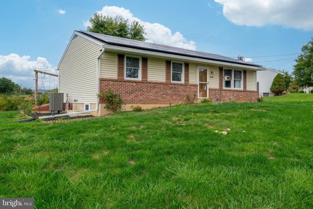 Photo of 2105 Oswego Drive, Columbia, PA 17512 (MLS # PALA2041316)