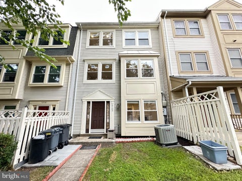 Photo of 12103 Salemtown Dr, WOODBRIDGE, VA 22192 (MLS # VAPW2126788)
