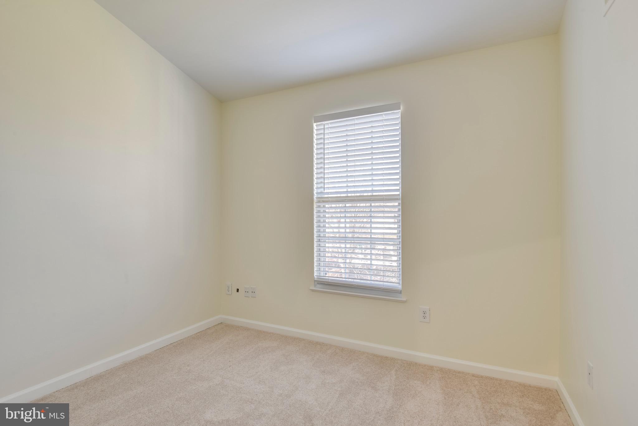 POTOMAC LAKES - Residential