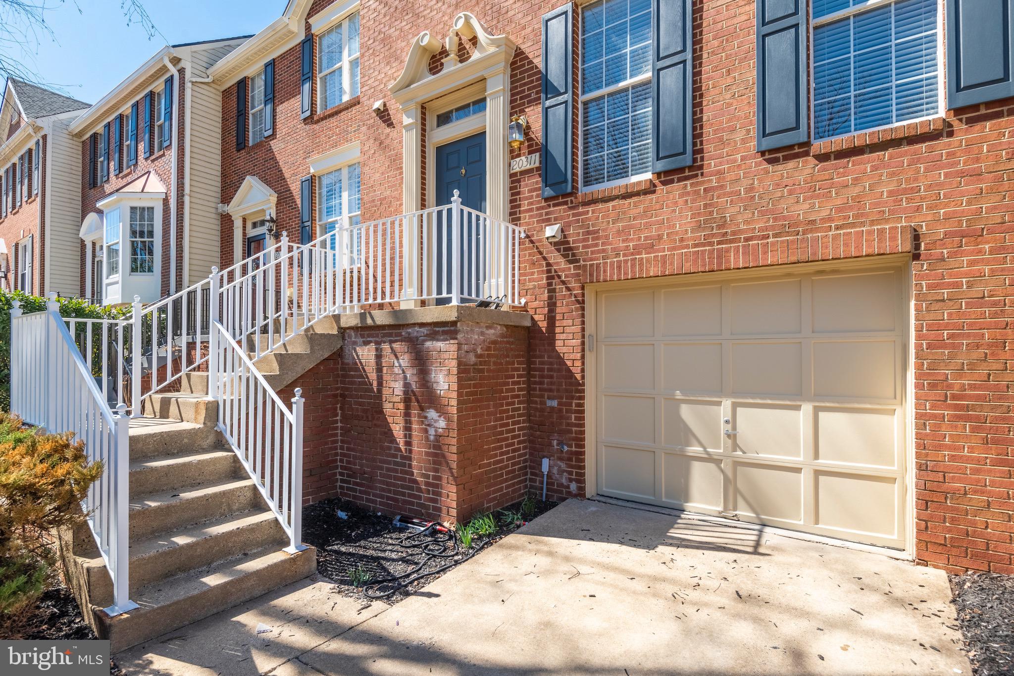 20311 BURNLEY SQUARE