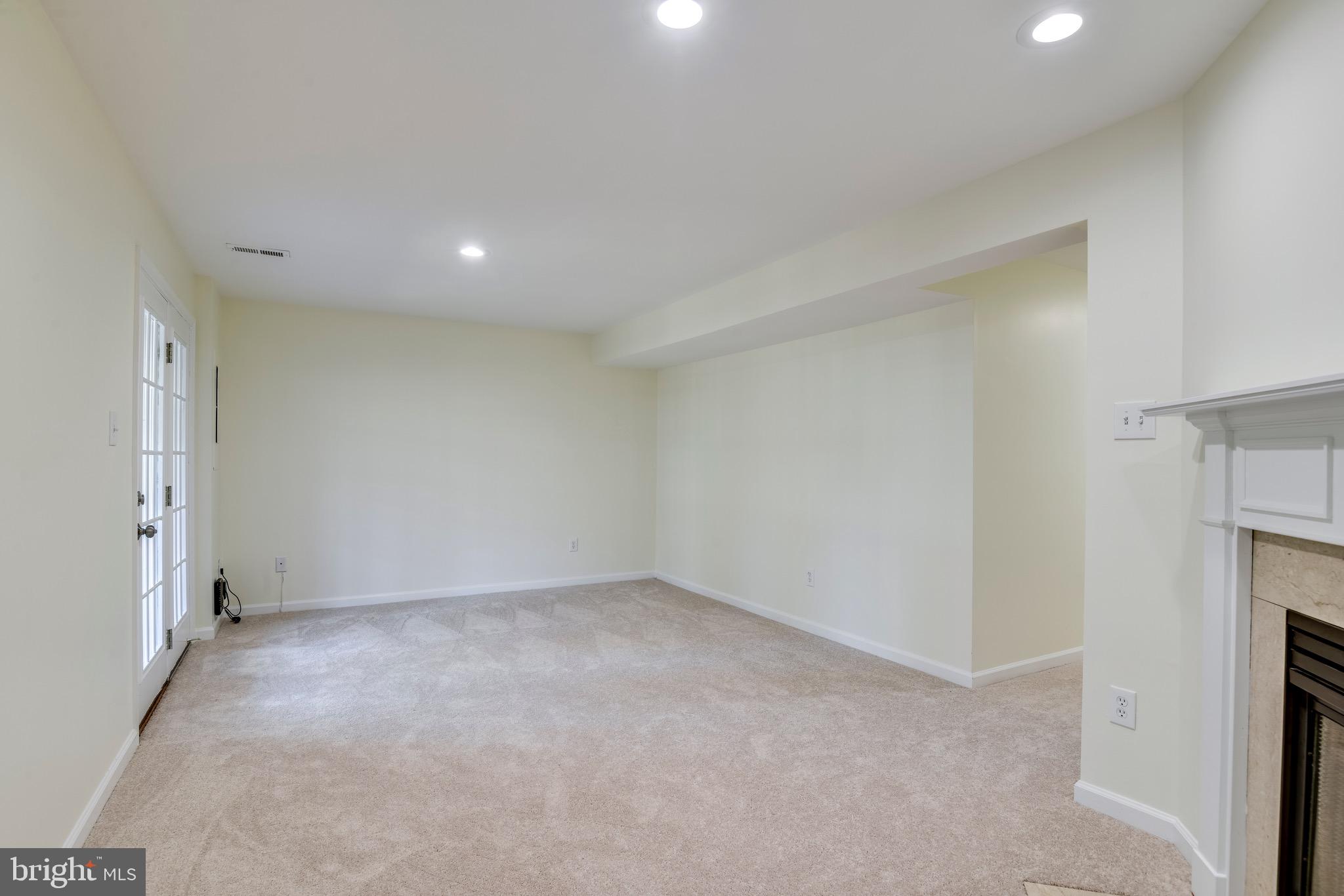 POTOMAC LAKES - Residential