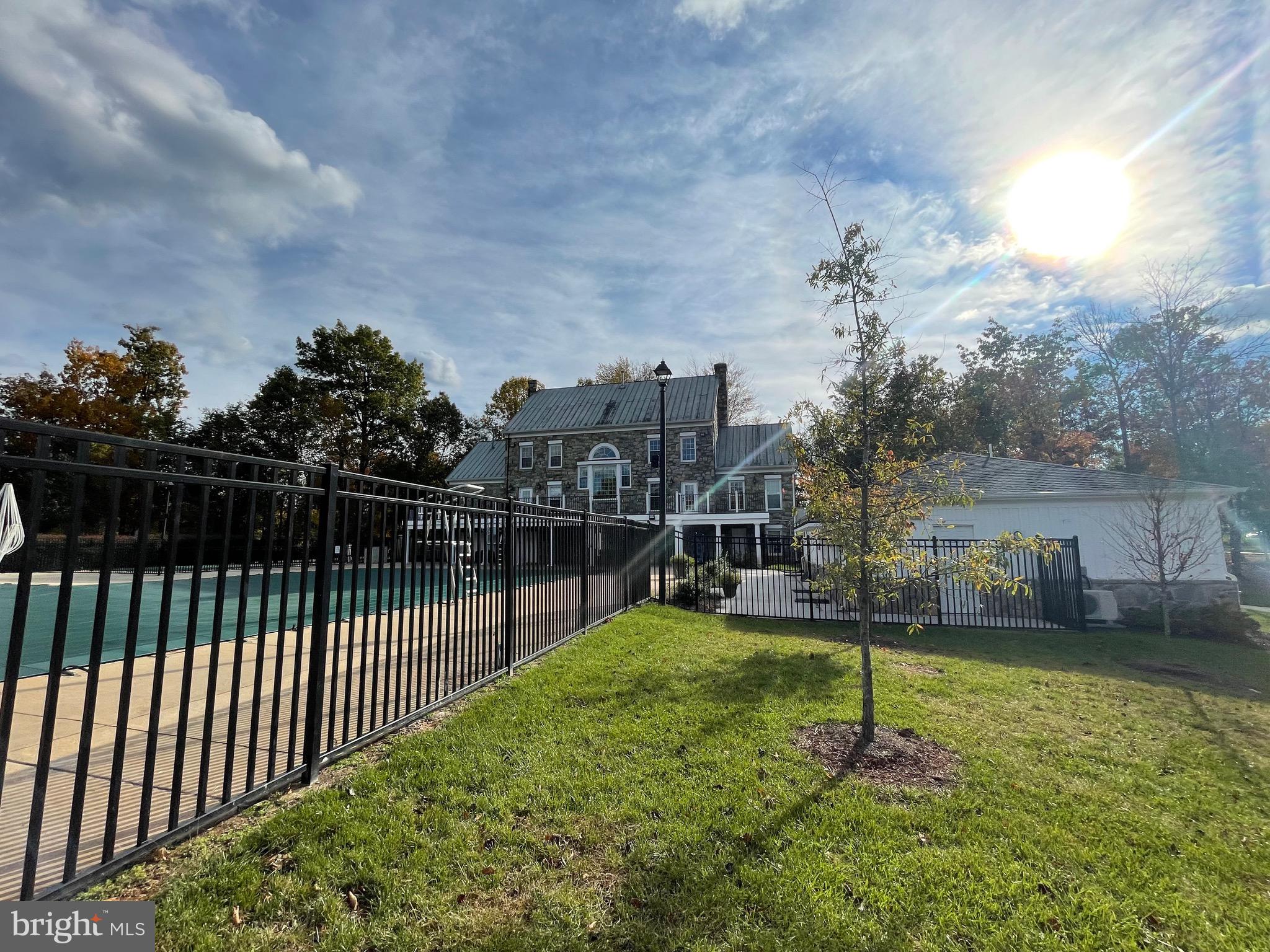 POTOMAC LAKES - Residential