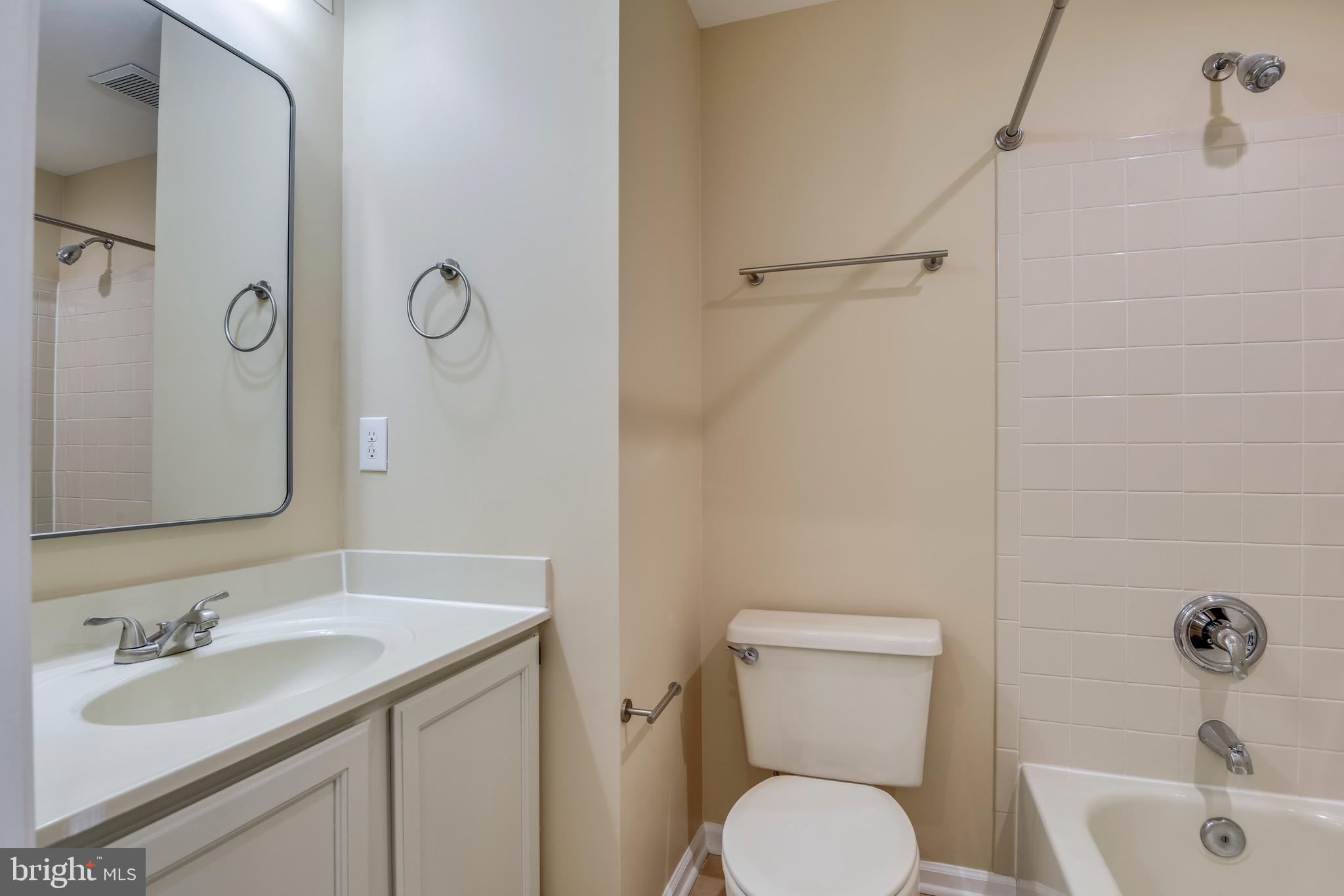 POTOMAC LAKES - Residential