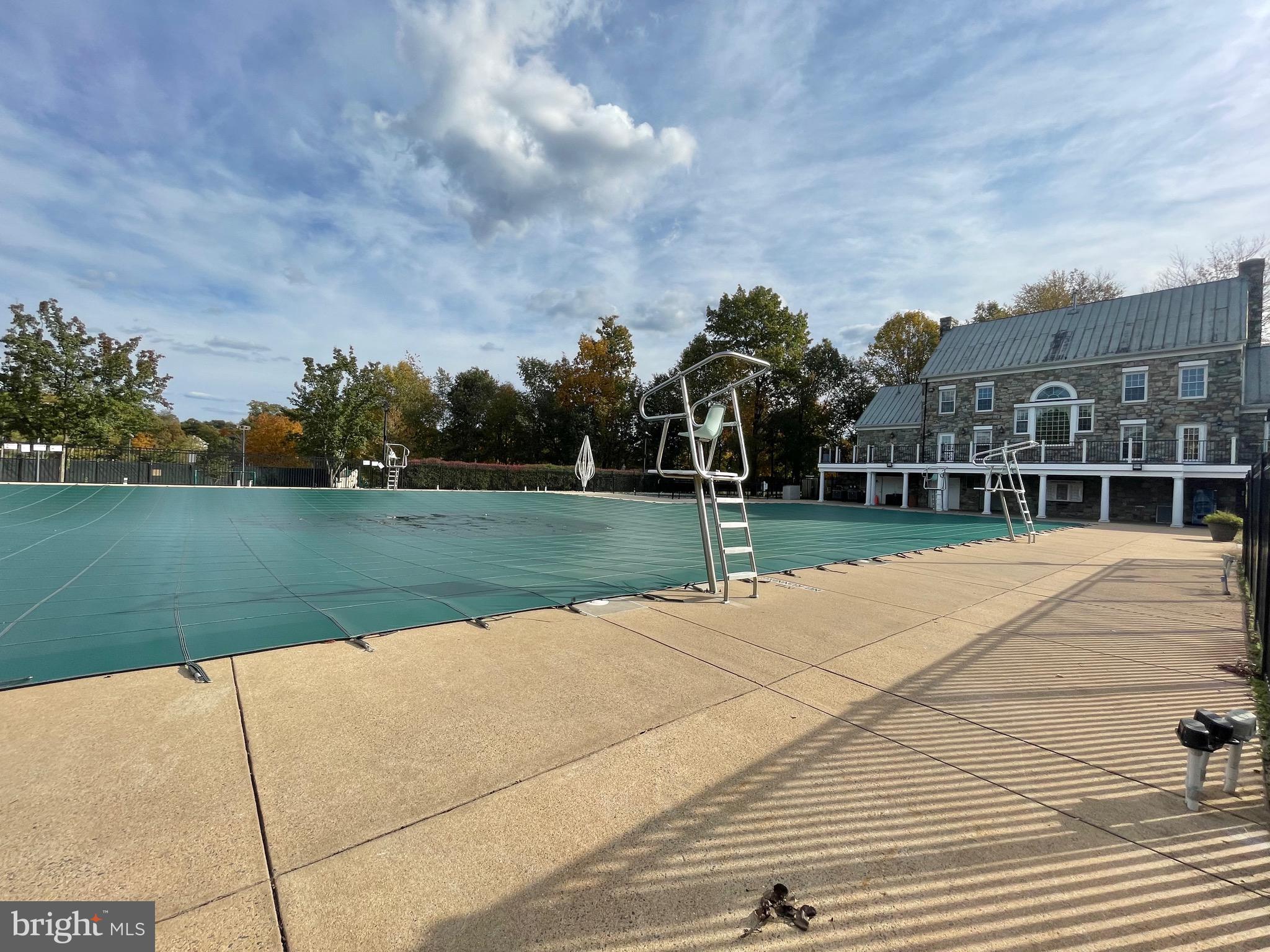 POTOMAC LAKES - Residential