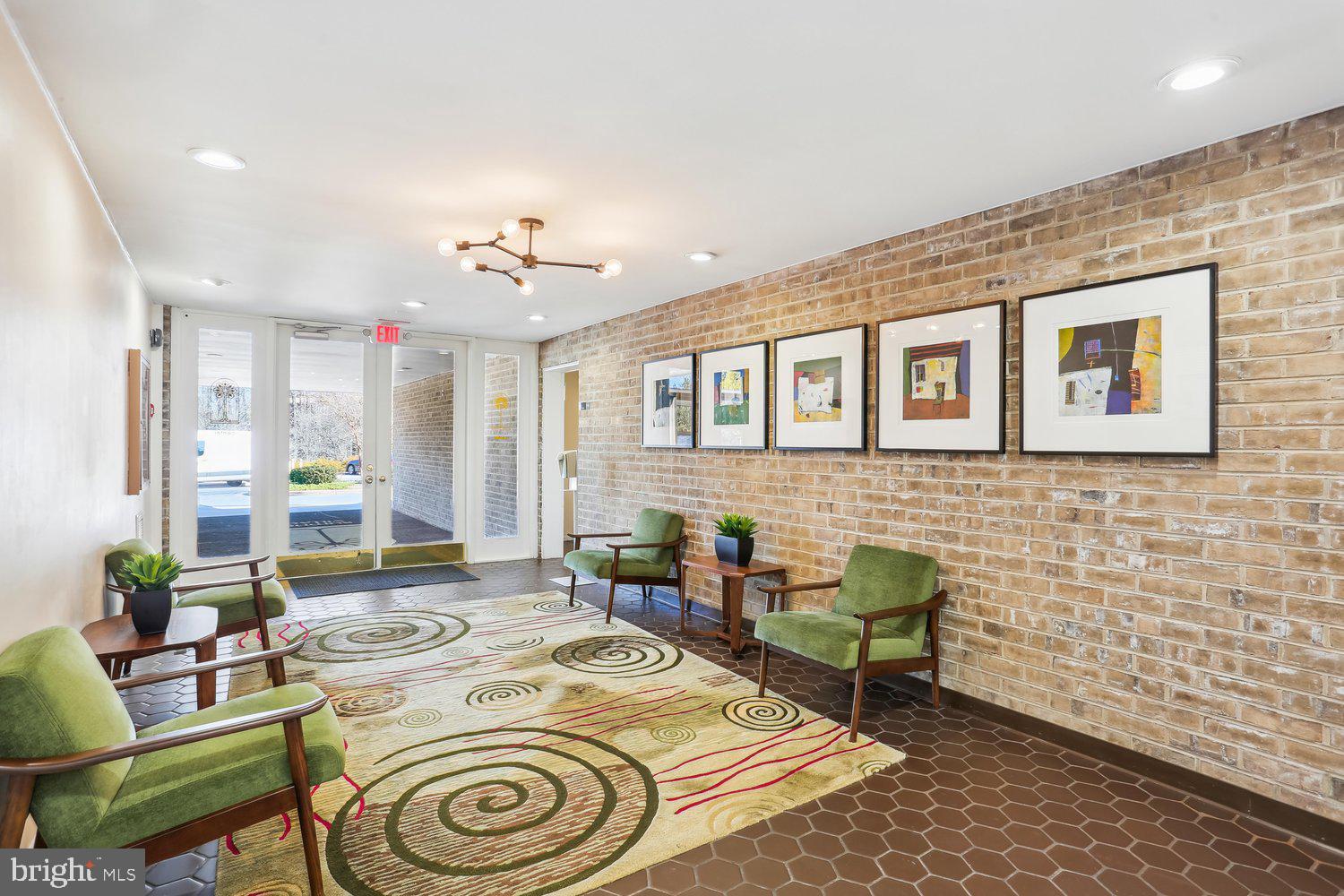SUMNER VILLAGE - Residential