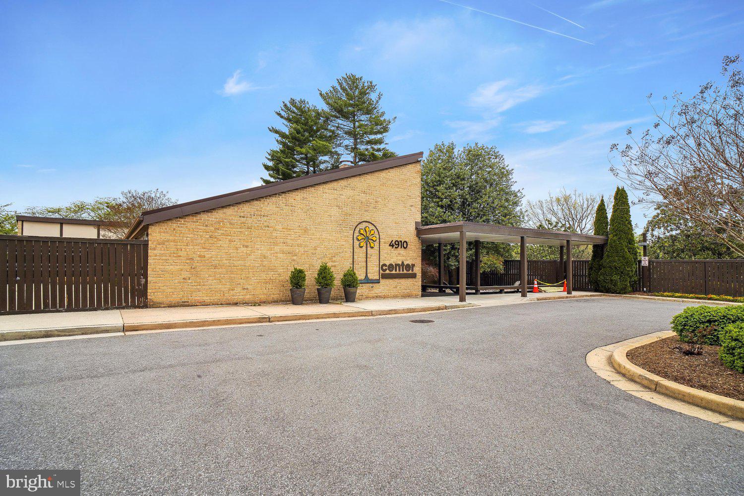 SUMNER VILLAGE - Residential