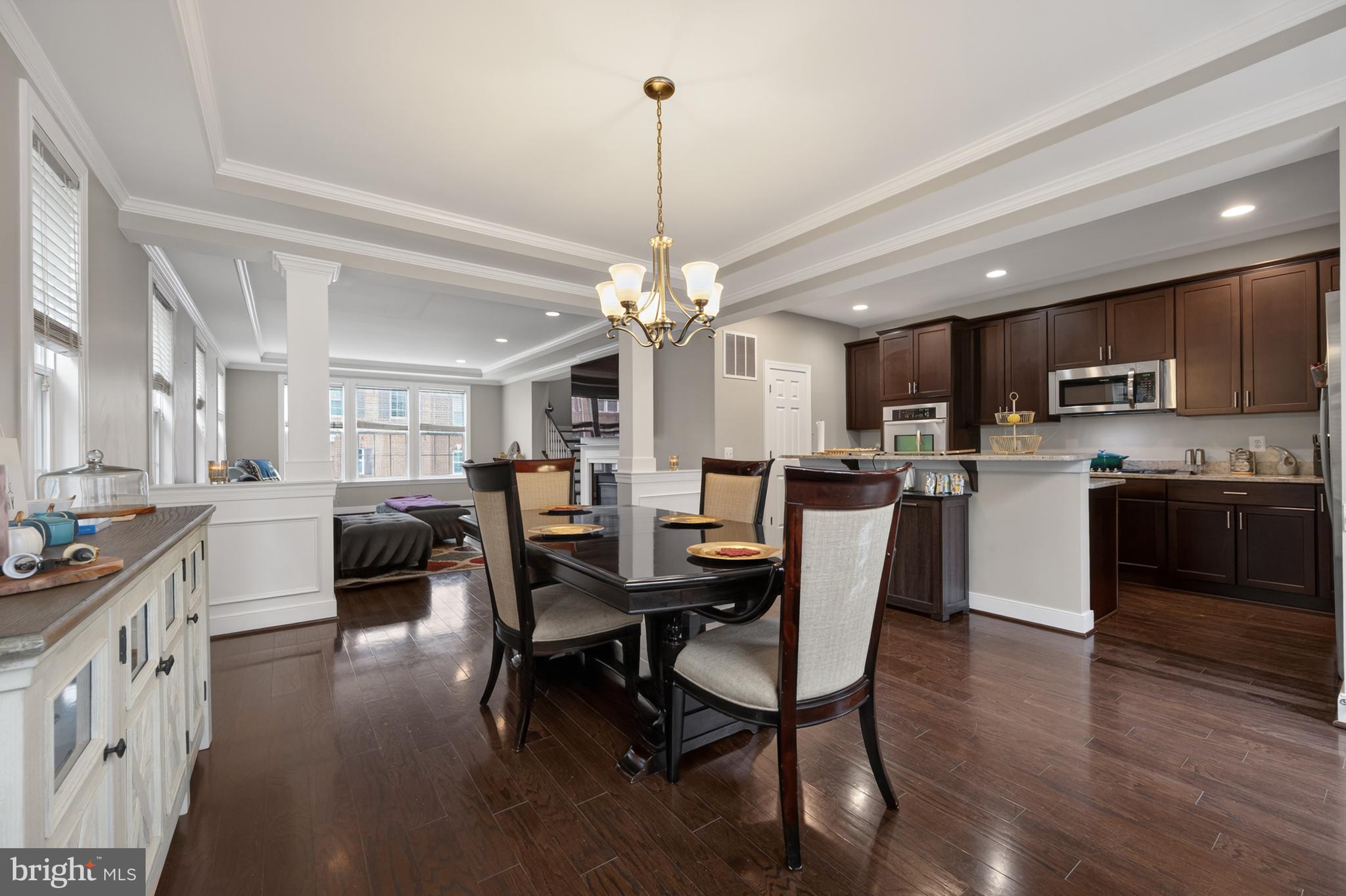 HUNTINGTON MEWS - Residential