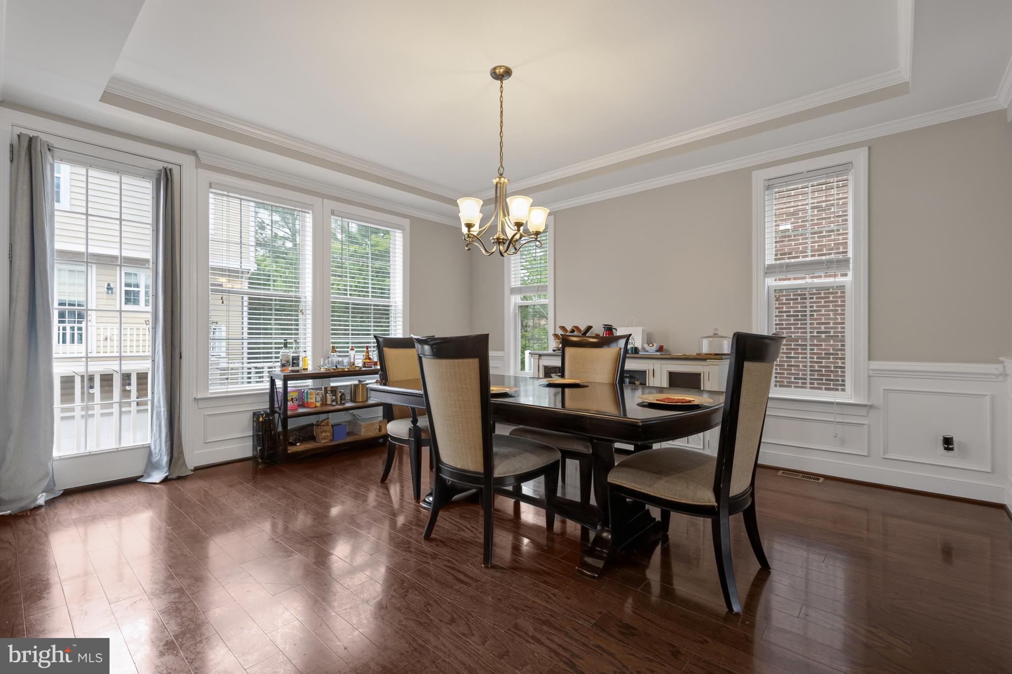 HUNTINGTON MEWS - Residential