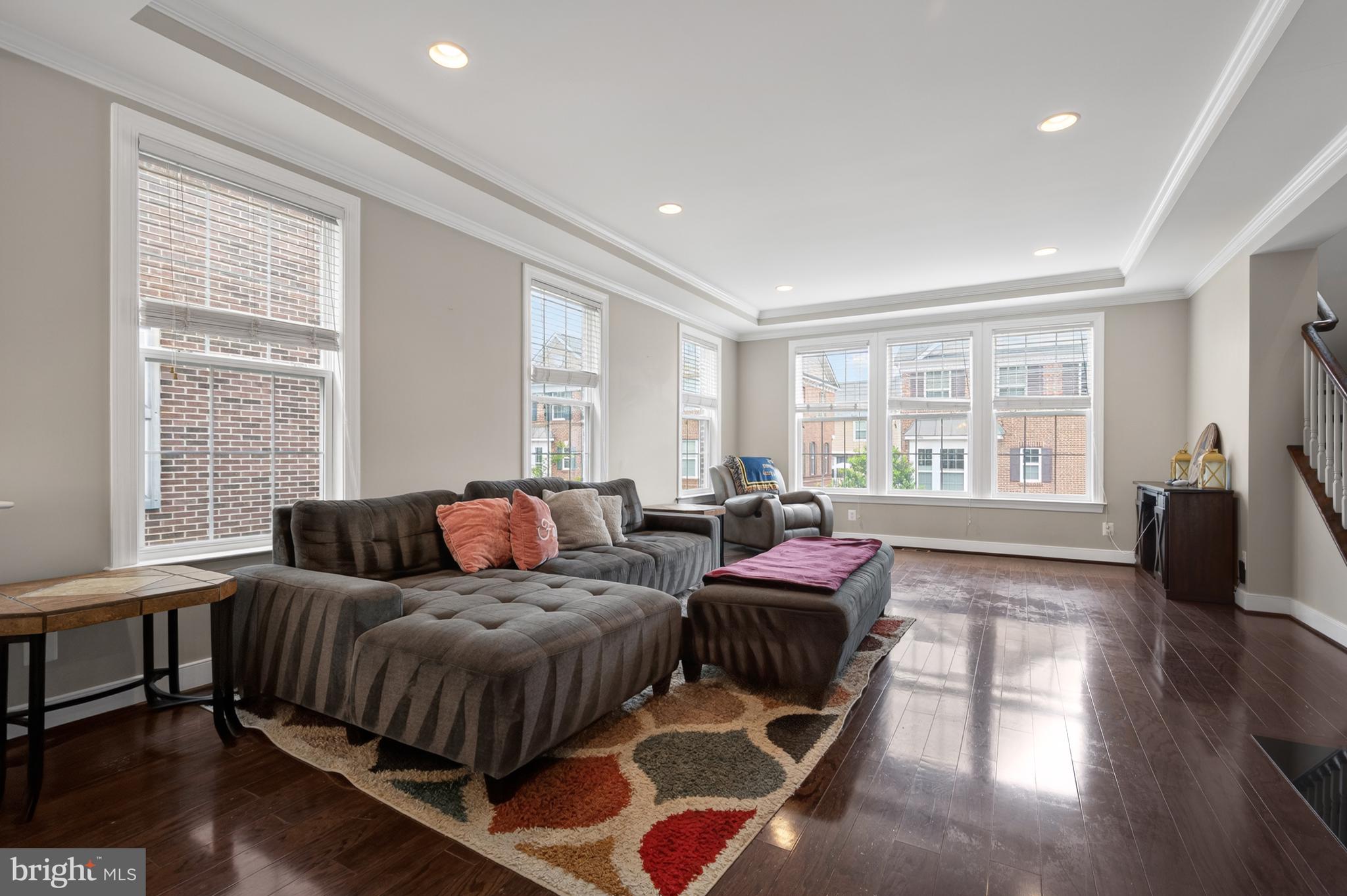 HUNTINGTON MEWS - Residential