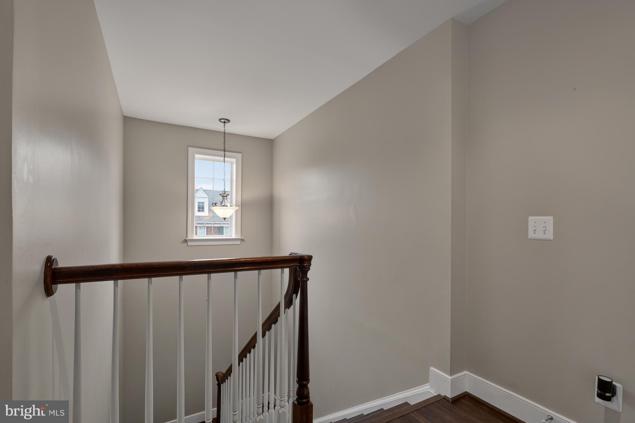 HUNTINGTON MEWS - Residential