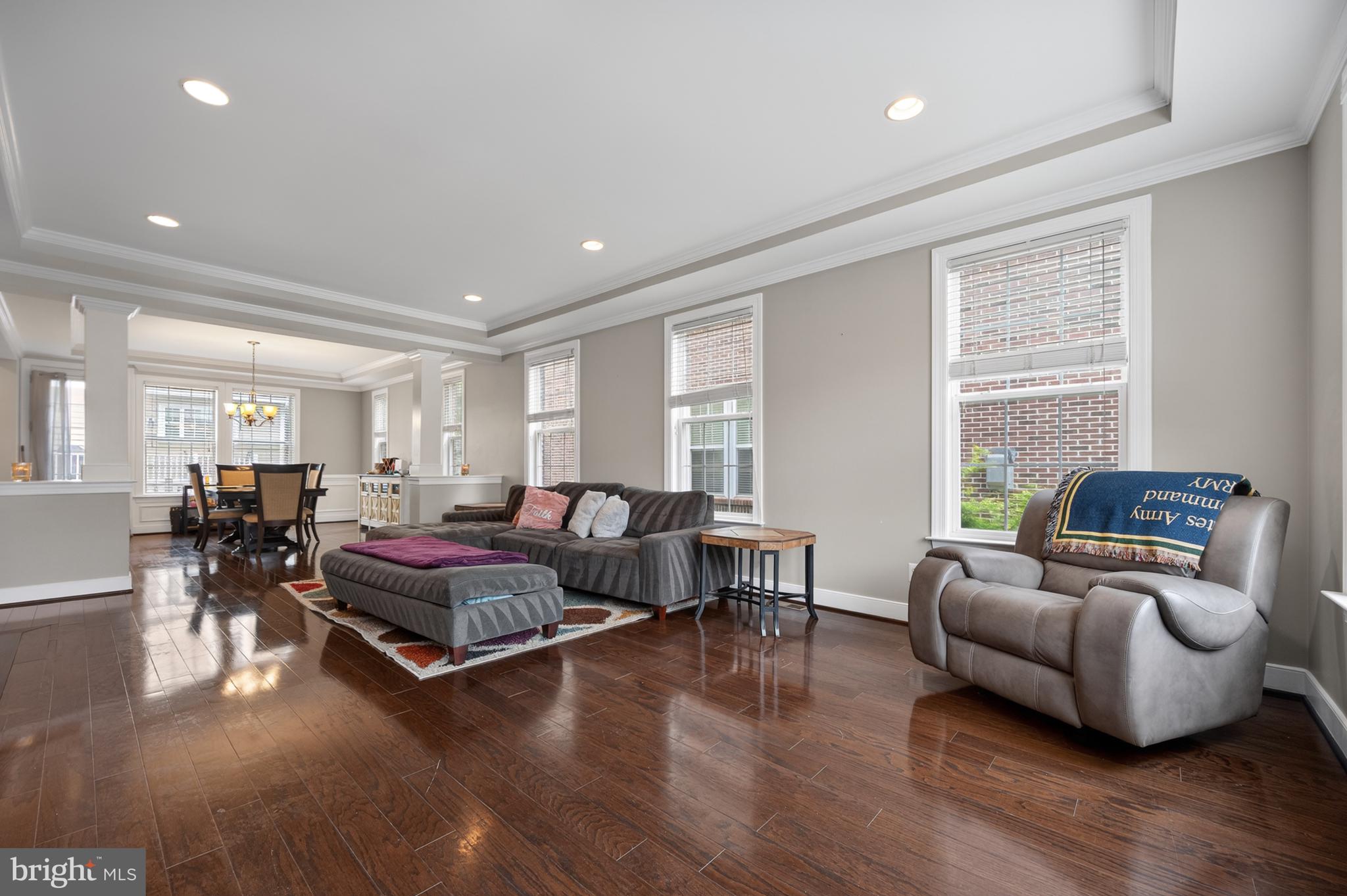 HUNTINGTON MEWS - Residential